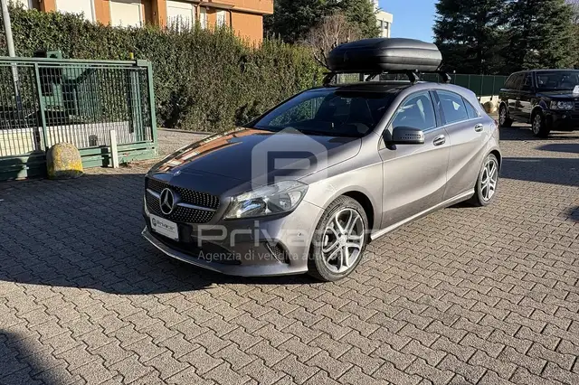 Mercedes-Benz A 180 A 180 d Automatic Business