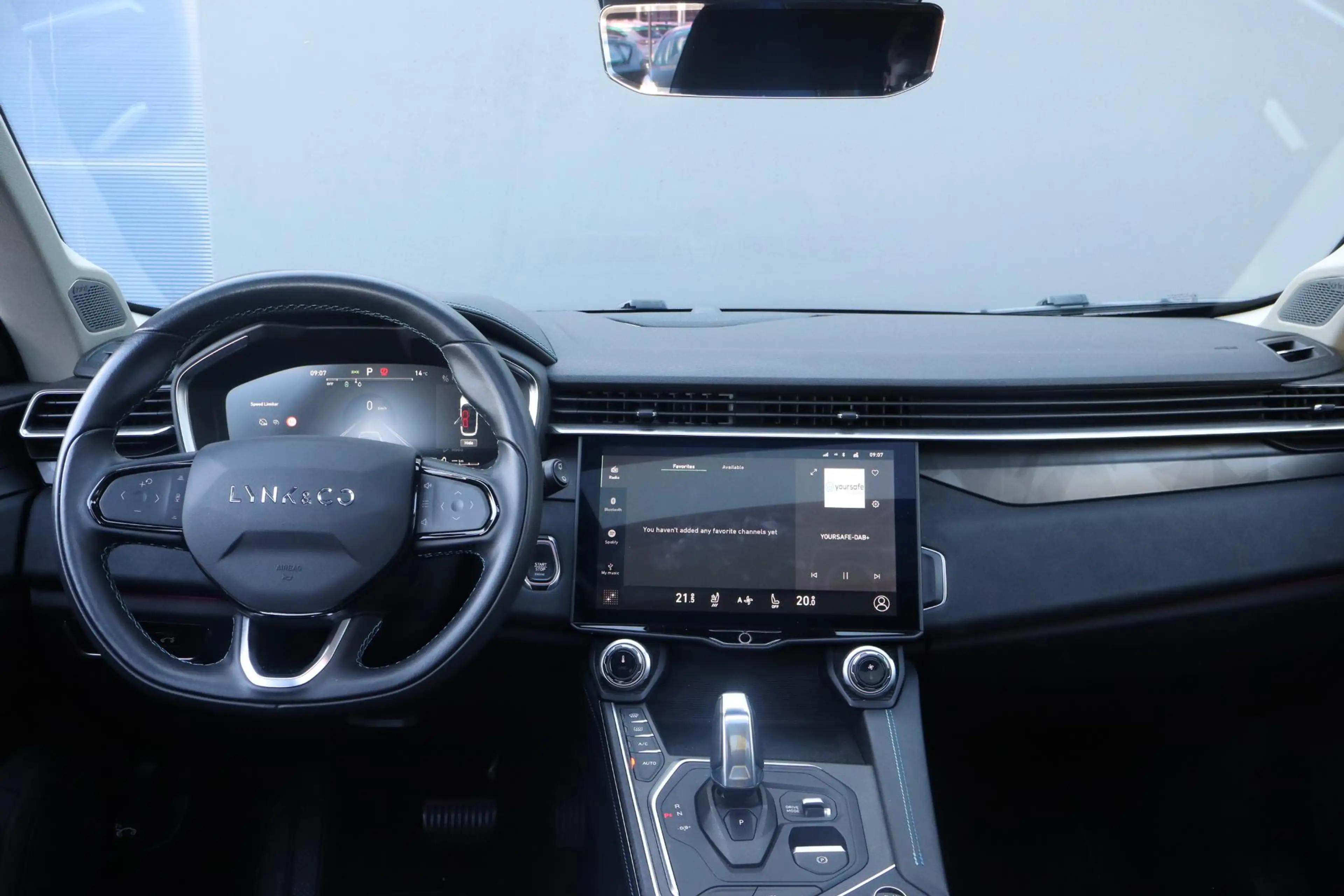 Lynk & Co 01 1.5 | Panoramadak | Automaat | LM velgen | Apple c — photo 3