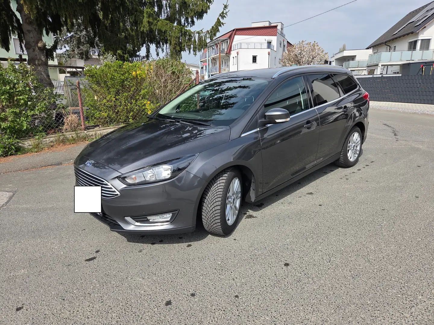 Ford Focus Traveller 1,5 TDCi Titanium Grau - 1