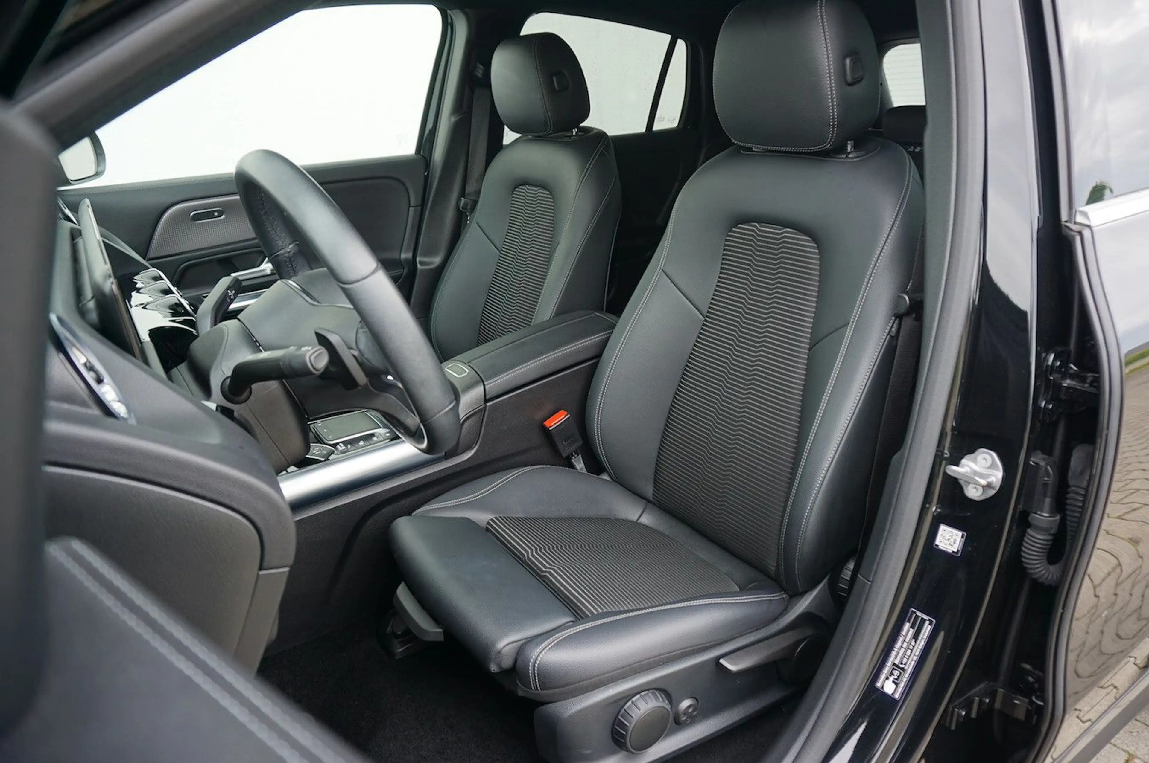 Mercedes-Benz EQA 250 Progressive SoH 95,6 % WideScreen 458 — photo 9