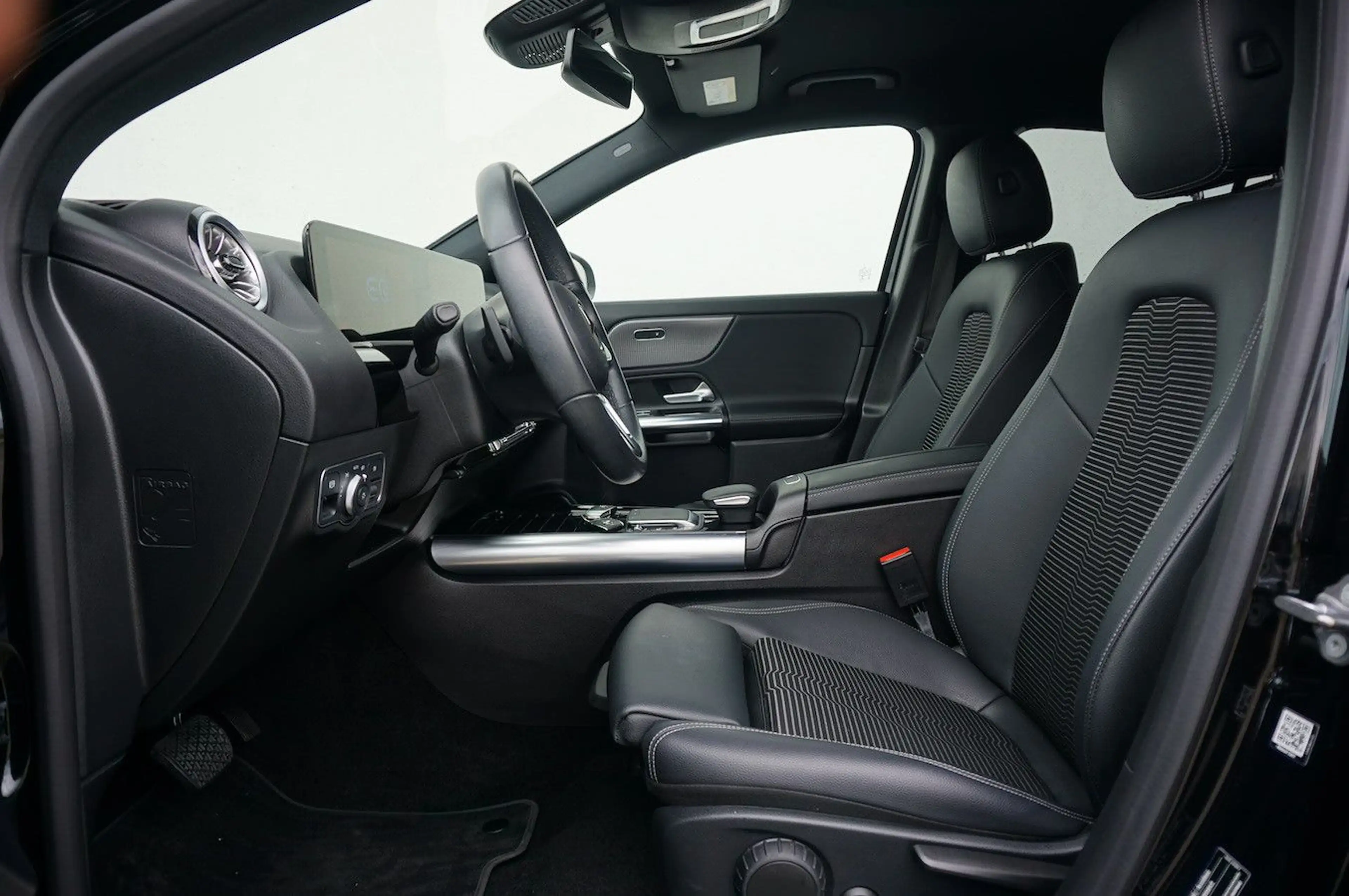 Mercedes-Benz EQA 250 Progressive SoH 95,6 % WideScreen 458 — photo 8