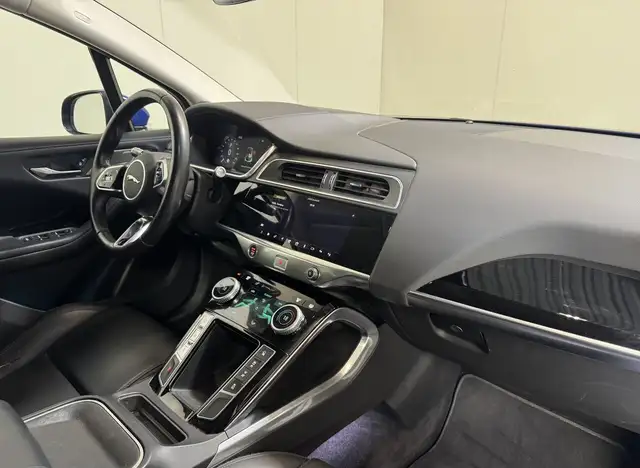 Jaguar I-Pace view 12