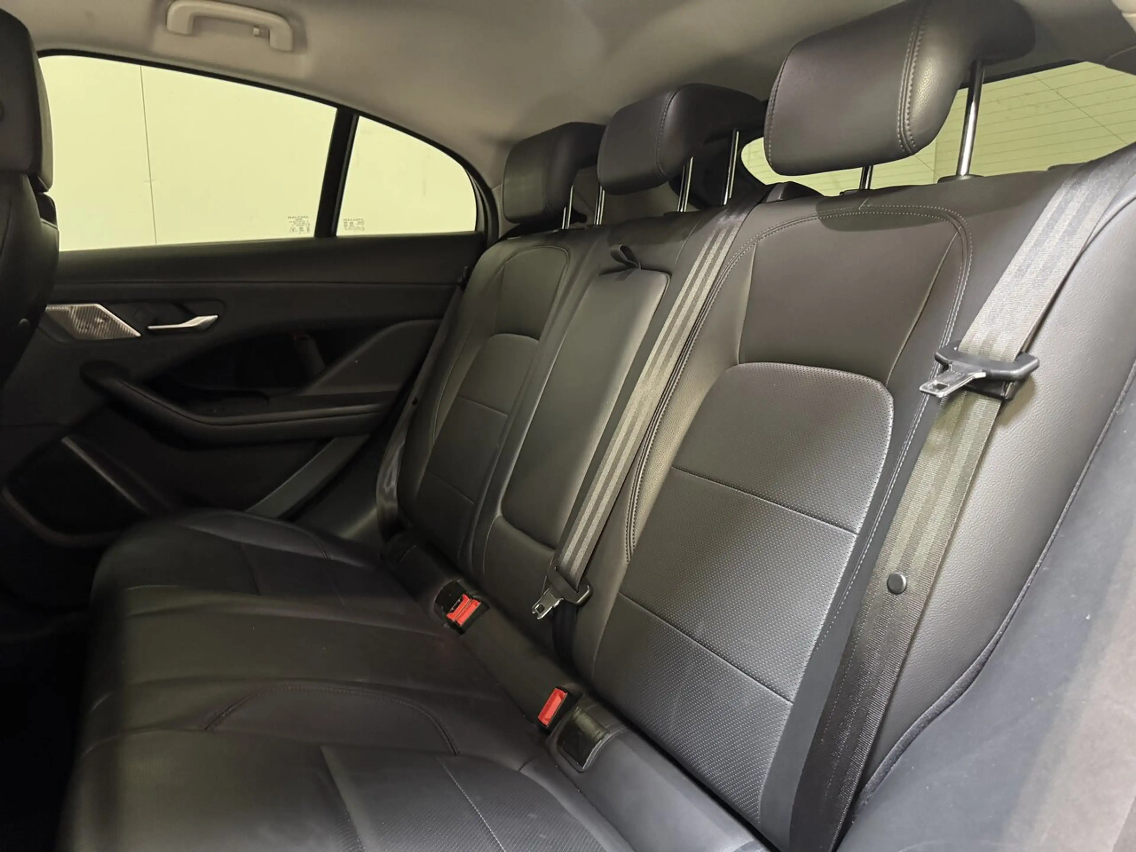 Jaguar I-Pace EV 400 AWD - Meridian - Range 377KM (90%) - SoH... — photo 9