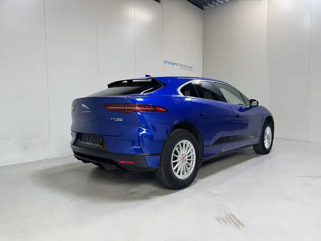 Jaguar I-Pace view 3