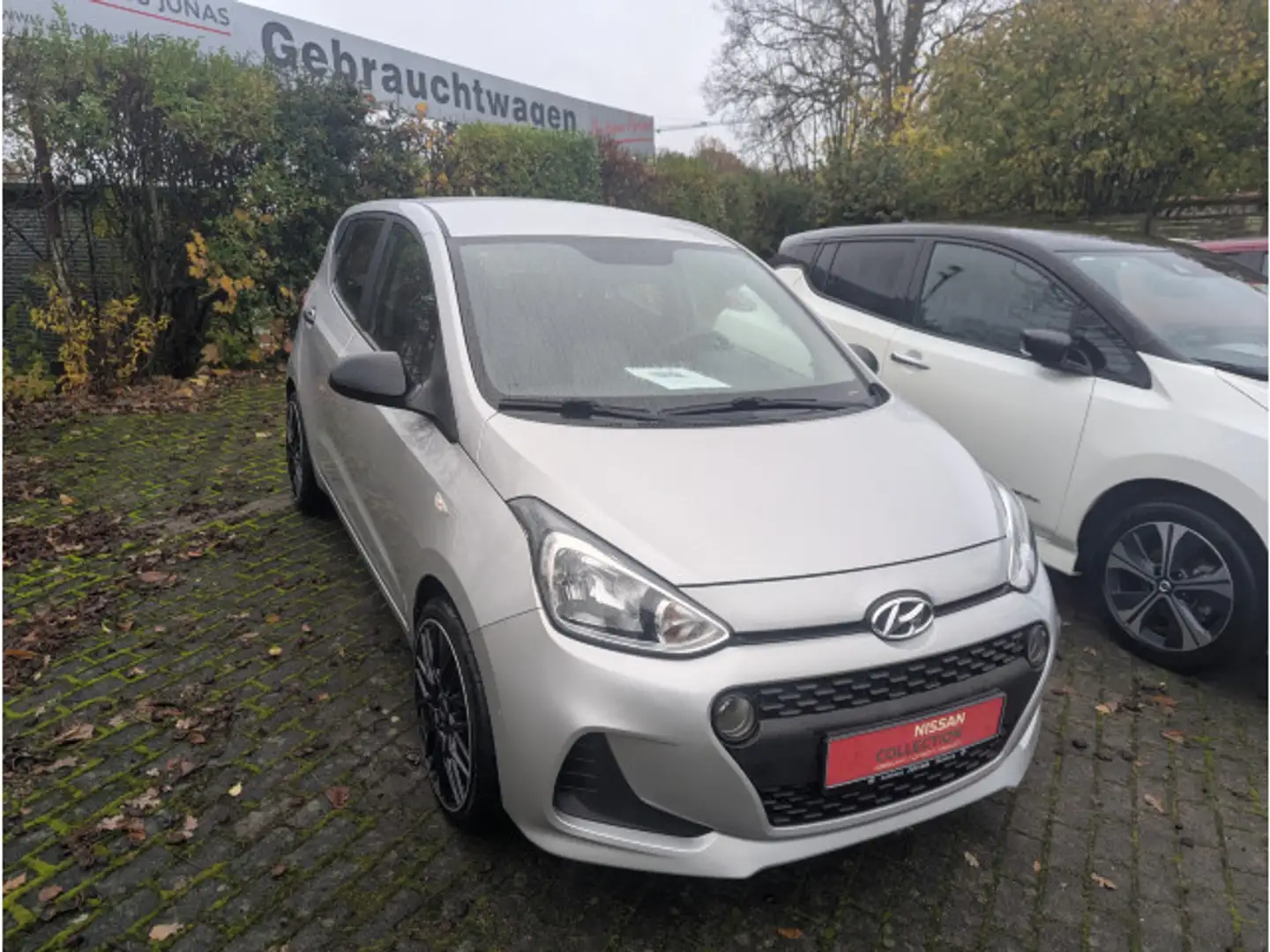 Hyundai i10 Classic, Scheckheft gepflegt, LMF Silber - 2
