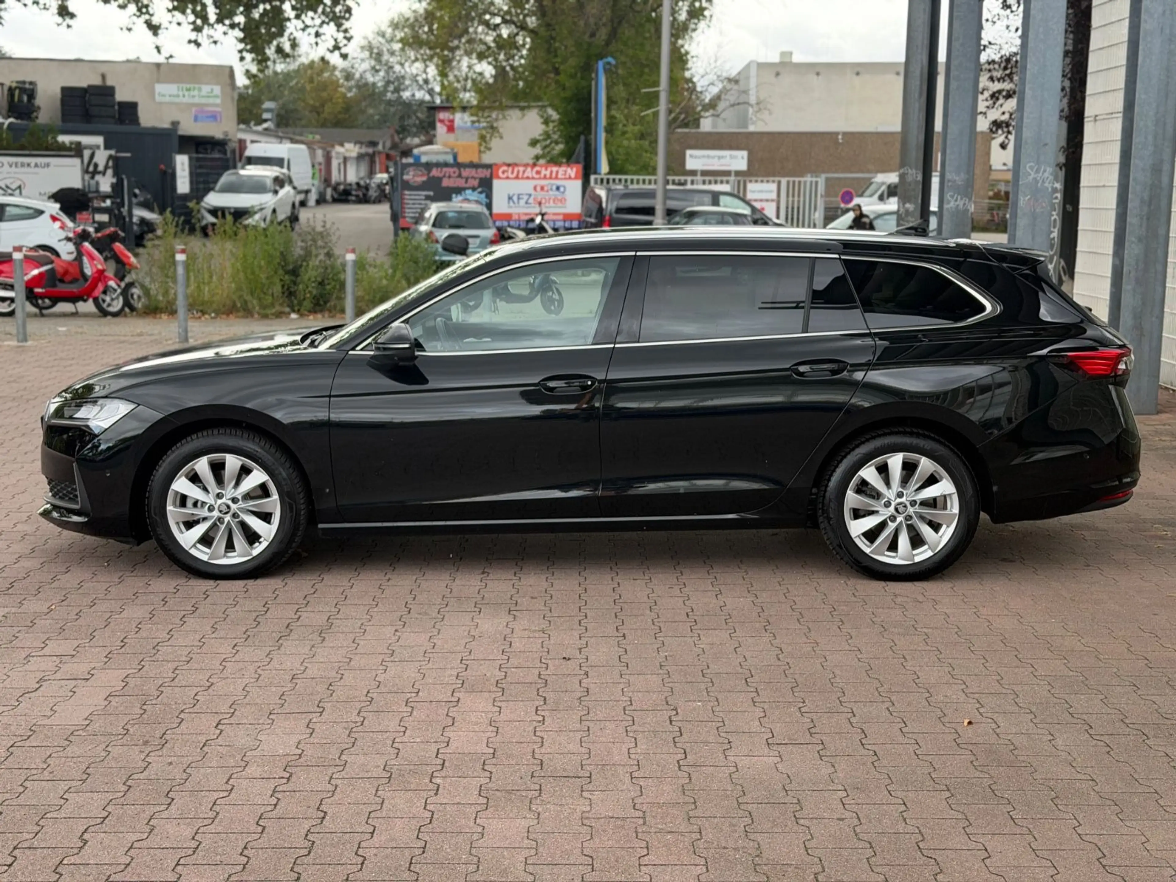 Skoda Superb Kombi 360G/ACC/LED/MASSAGE — photo 8