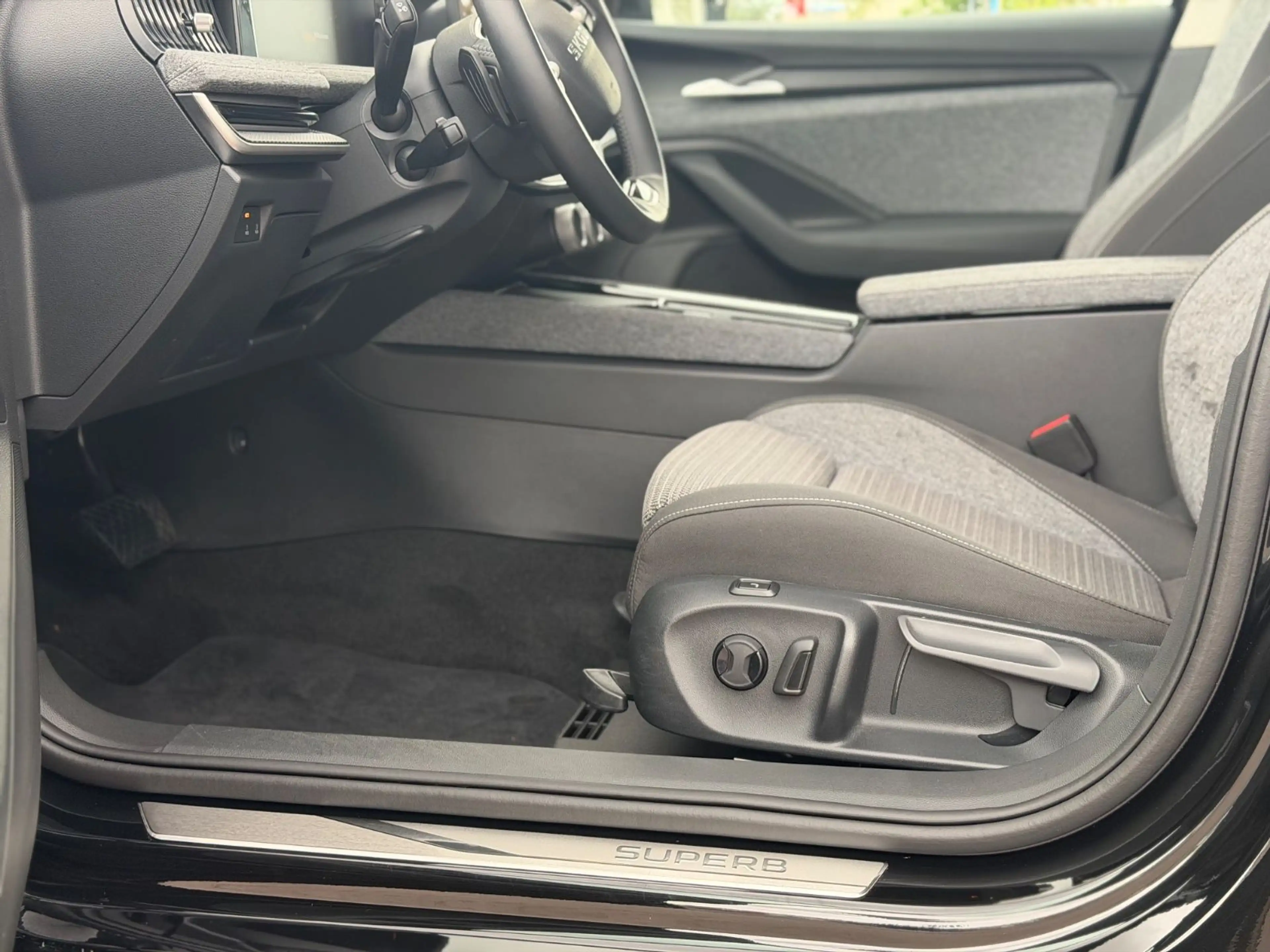 Skoda Superb Kombi 360G/ACC/LED/MASSAGE — photo 13