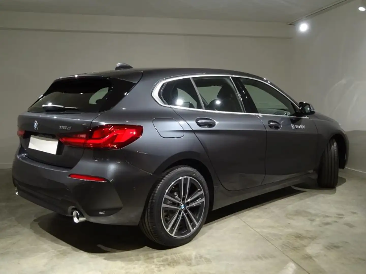 BMW 118 118dA 150ch Business Design 8cv Gris - 2