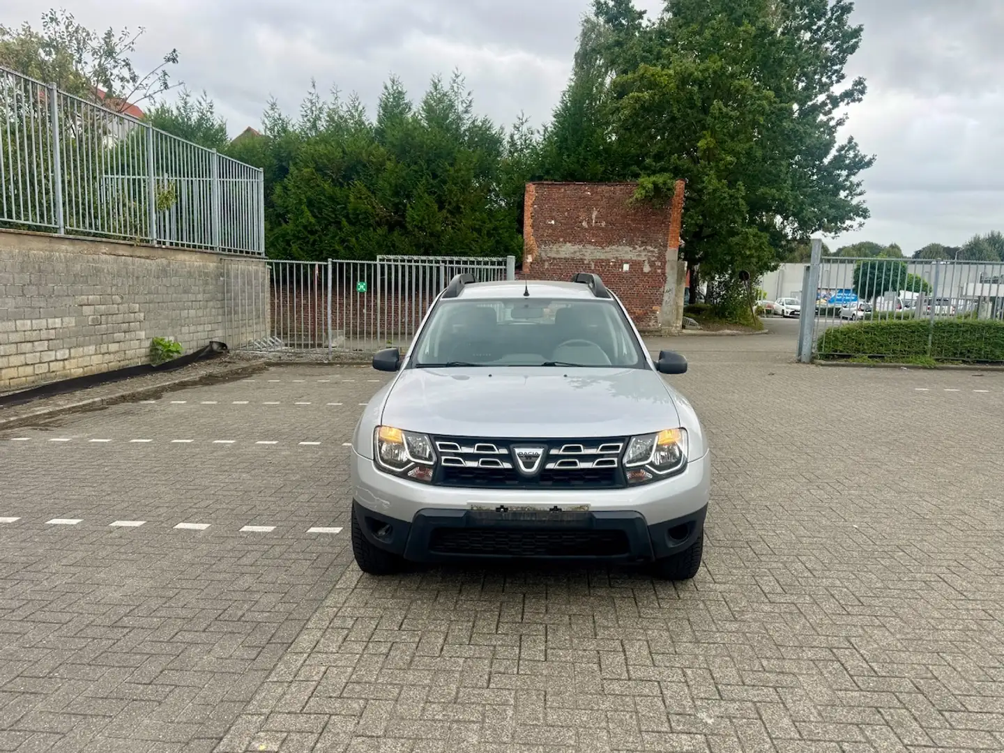 Dacia Duster Duster 1.2 TCe 4x2 Laureate Grijs - 2