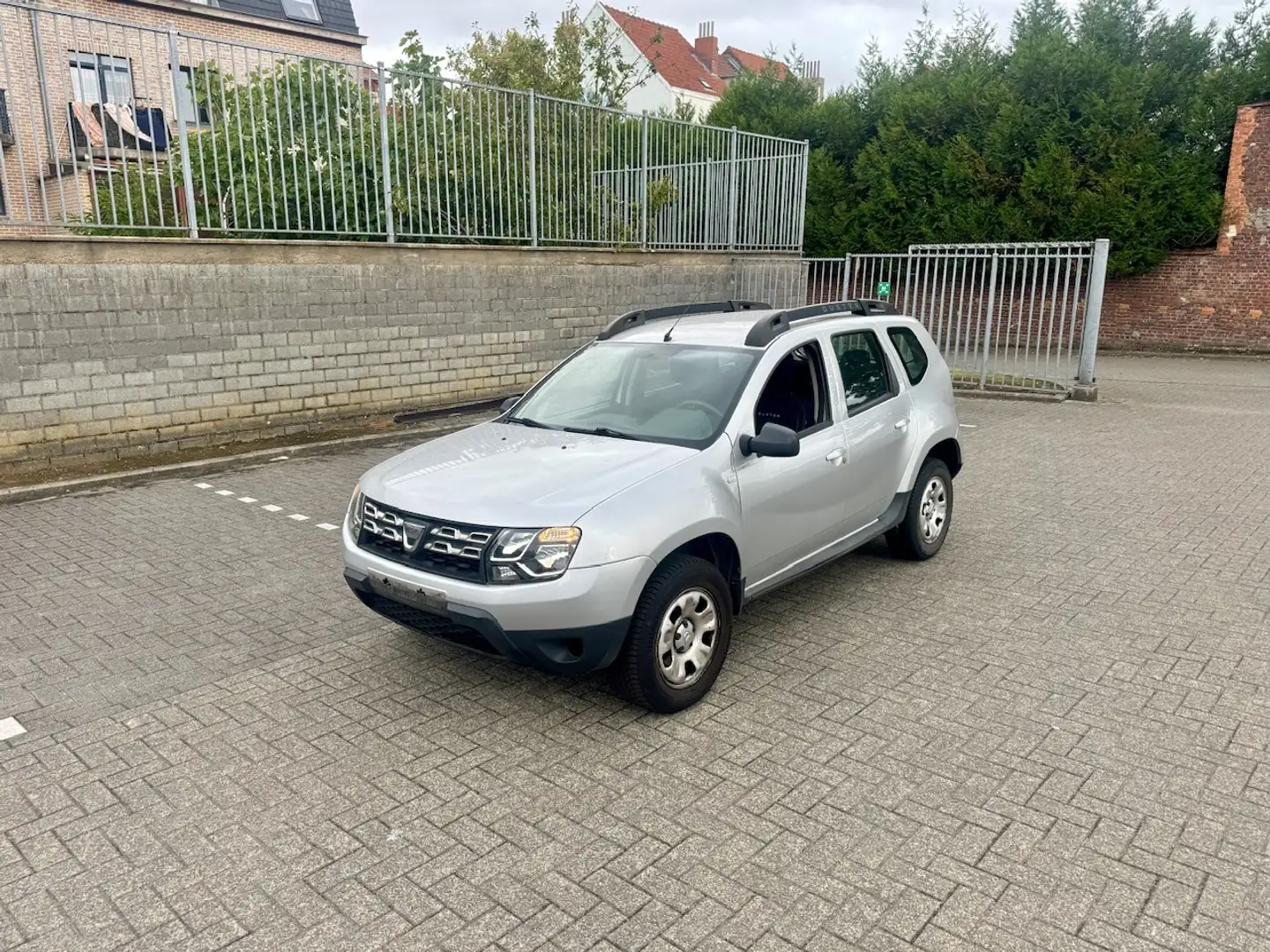 Dacia Duster Duster 1.2 TCe 4x2 Laureate Grijs - 1