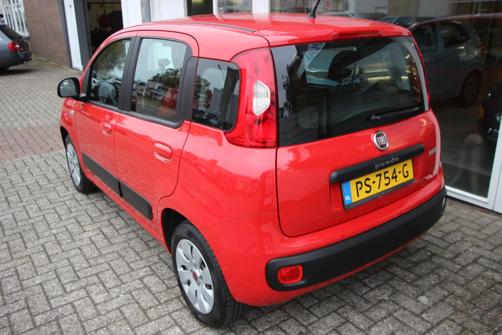 Fiat Panda 0.9 TwinAir Lounge Rouge - 2