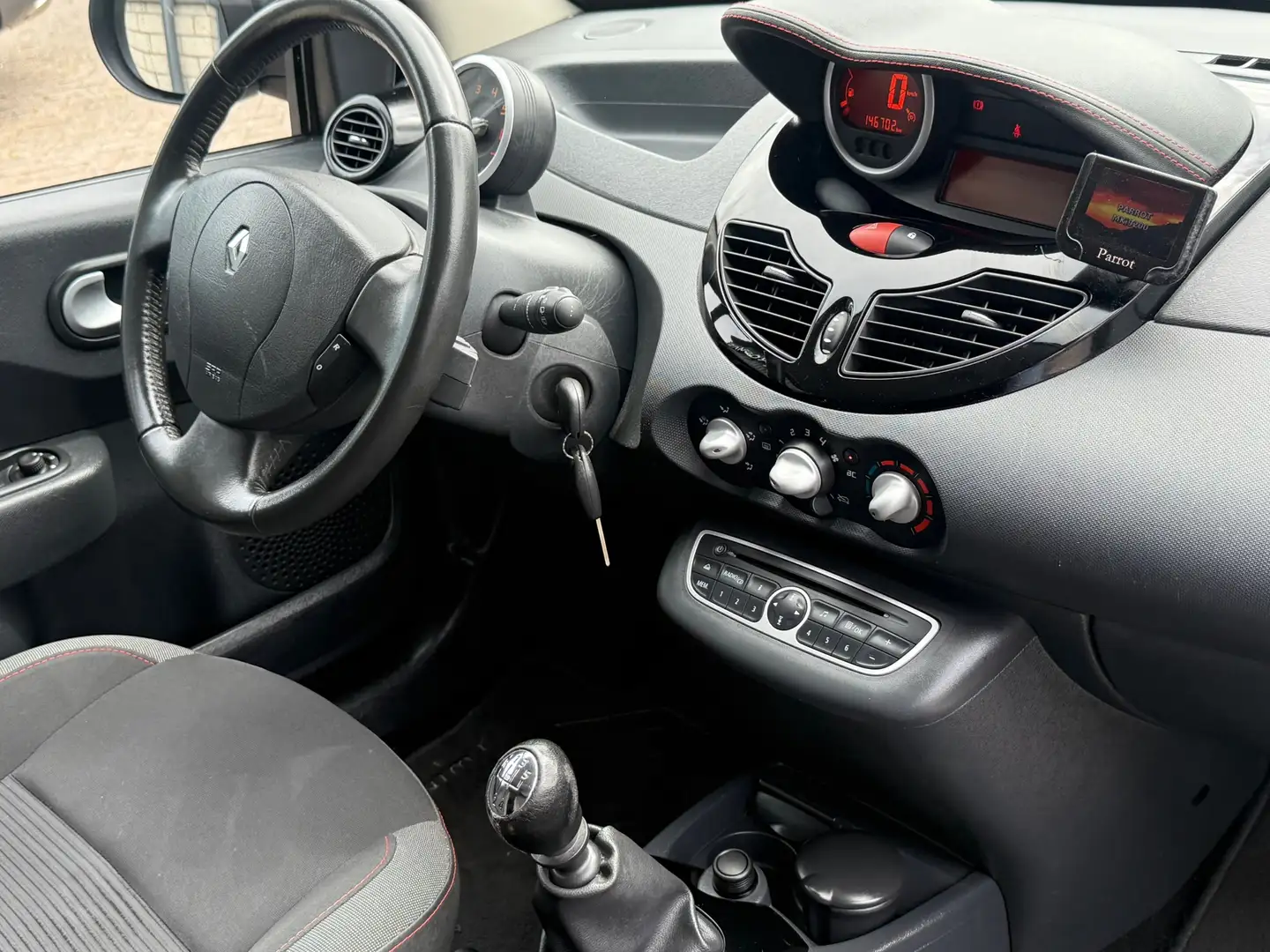Renault Twingo 1.2 16V Dynamique Airco Cruise Nieuwe Apk Gri - 2