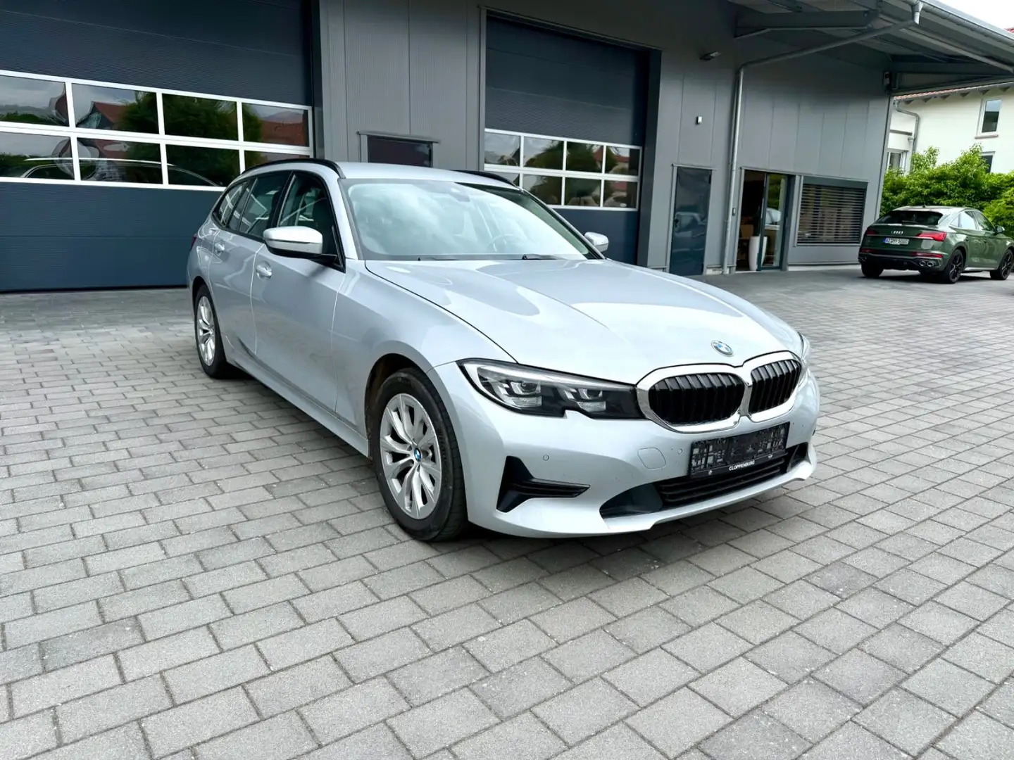 BMW 318 d Touring Advantage Silber - 2