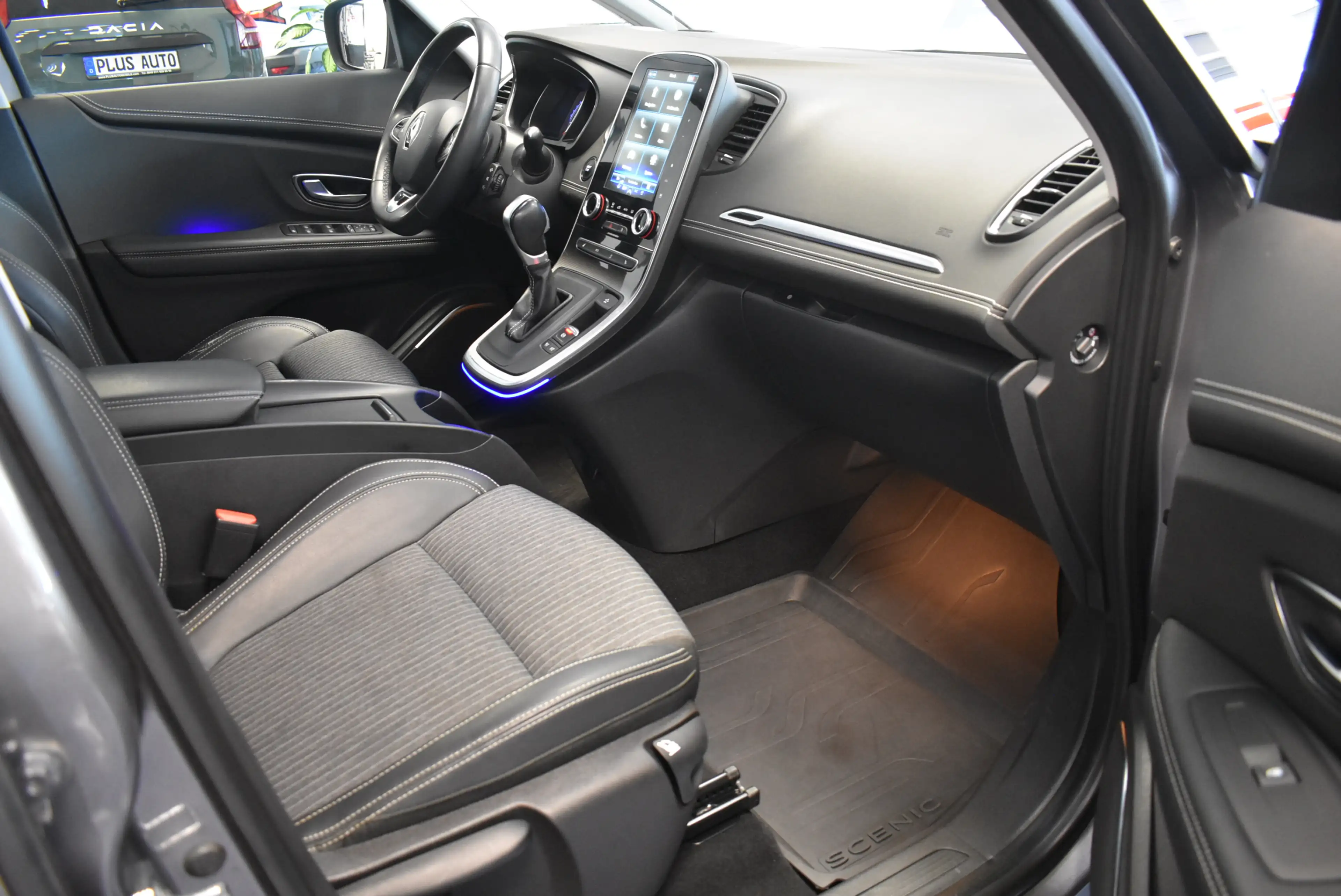 Renault Grand Scenic TCe 160 Intens Aut Navi LED Kamer — photo 7