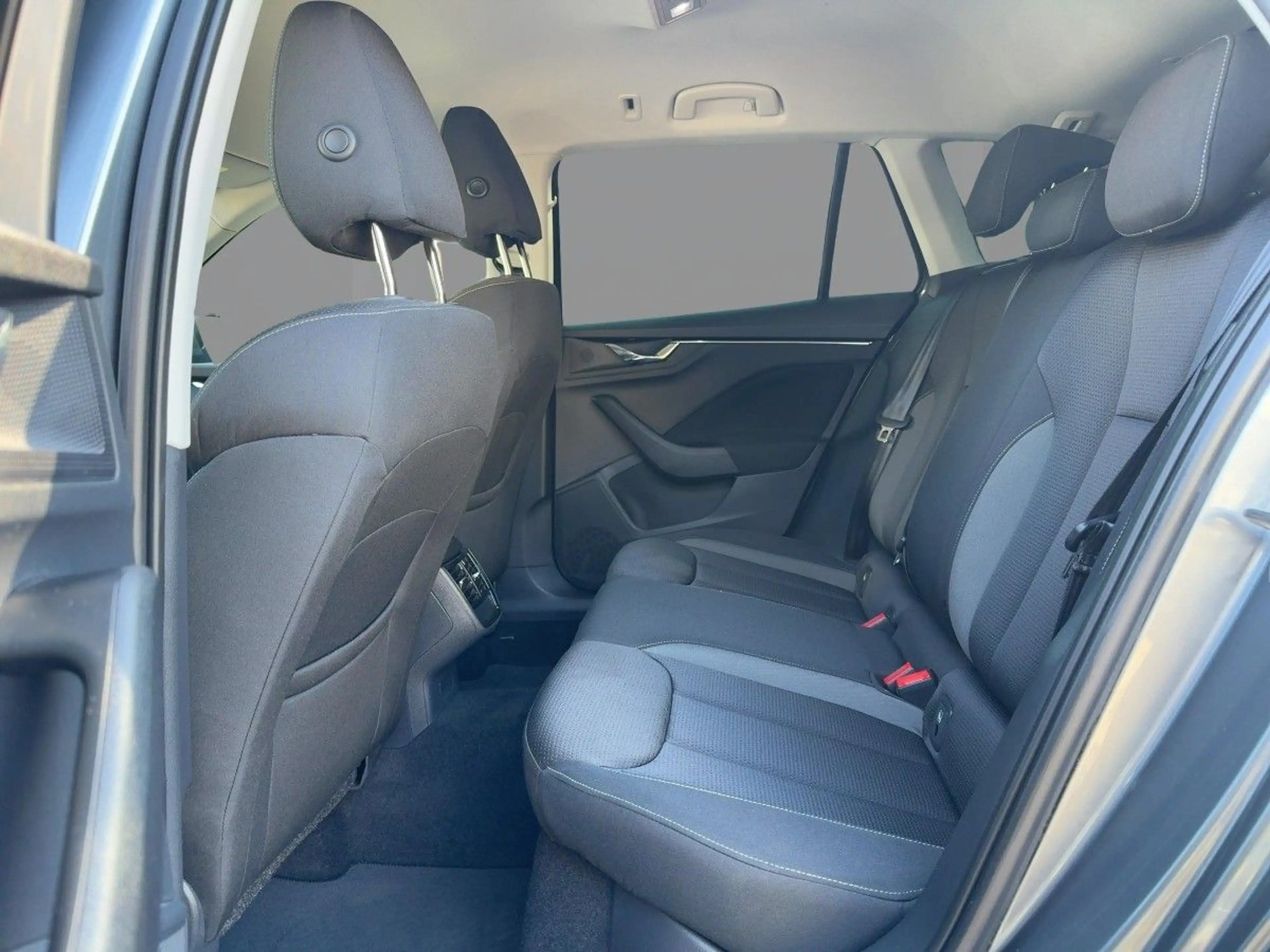 Skoda Kamiq 1.0 TSI Tour Sitzhzg Kamera LED — photo 7