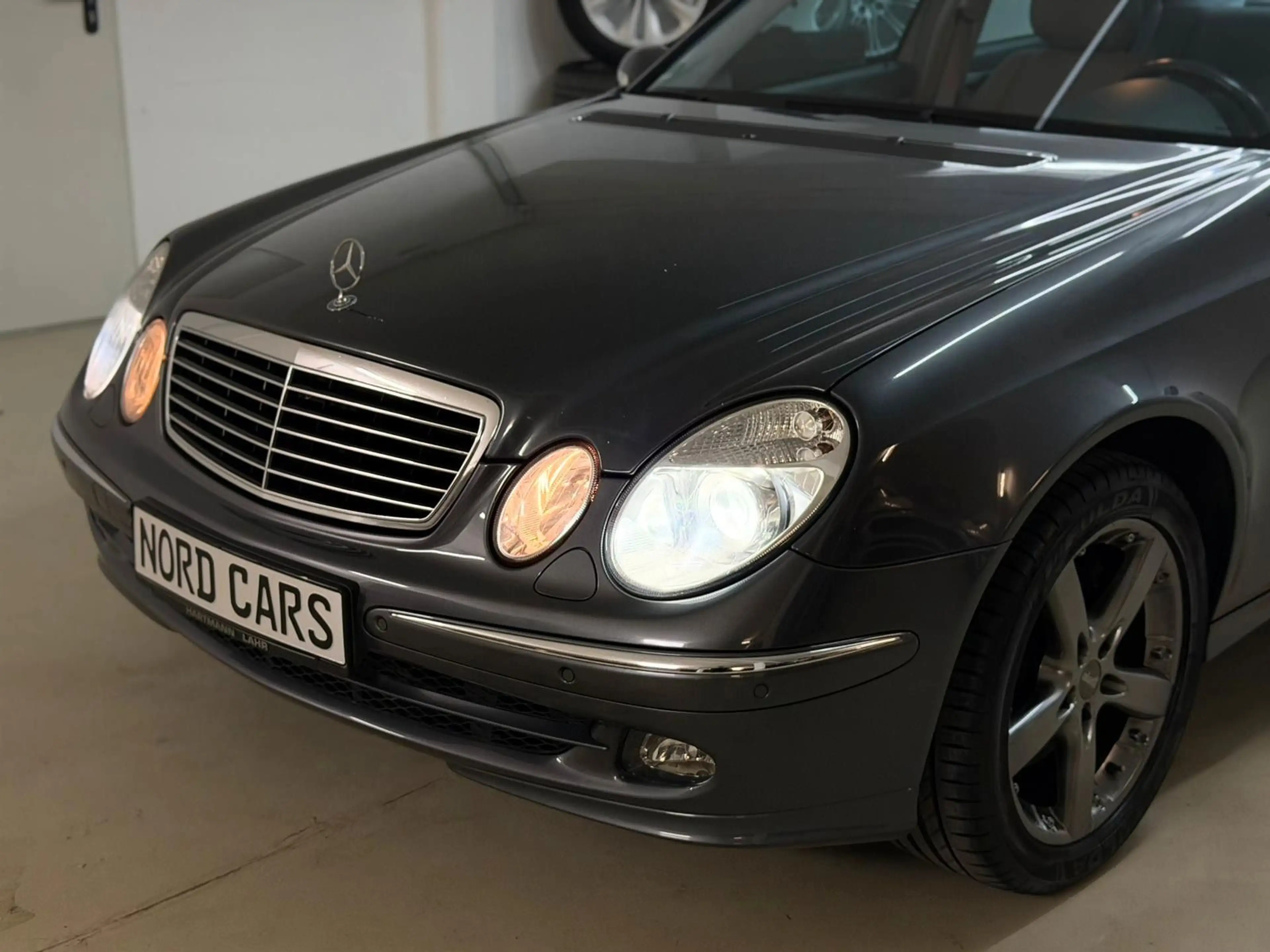 Mercedes-Benz E 350 4Matic V6 *1.HND *XENON *SHZ *AHK *TEMPO — photo 3