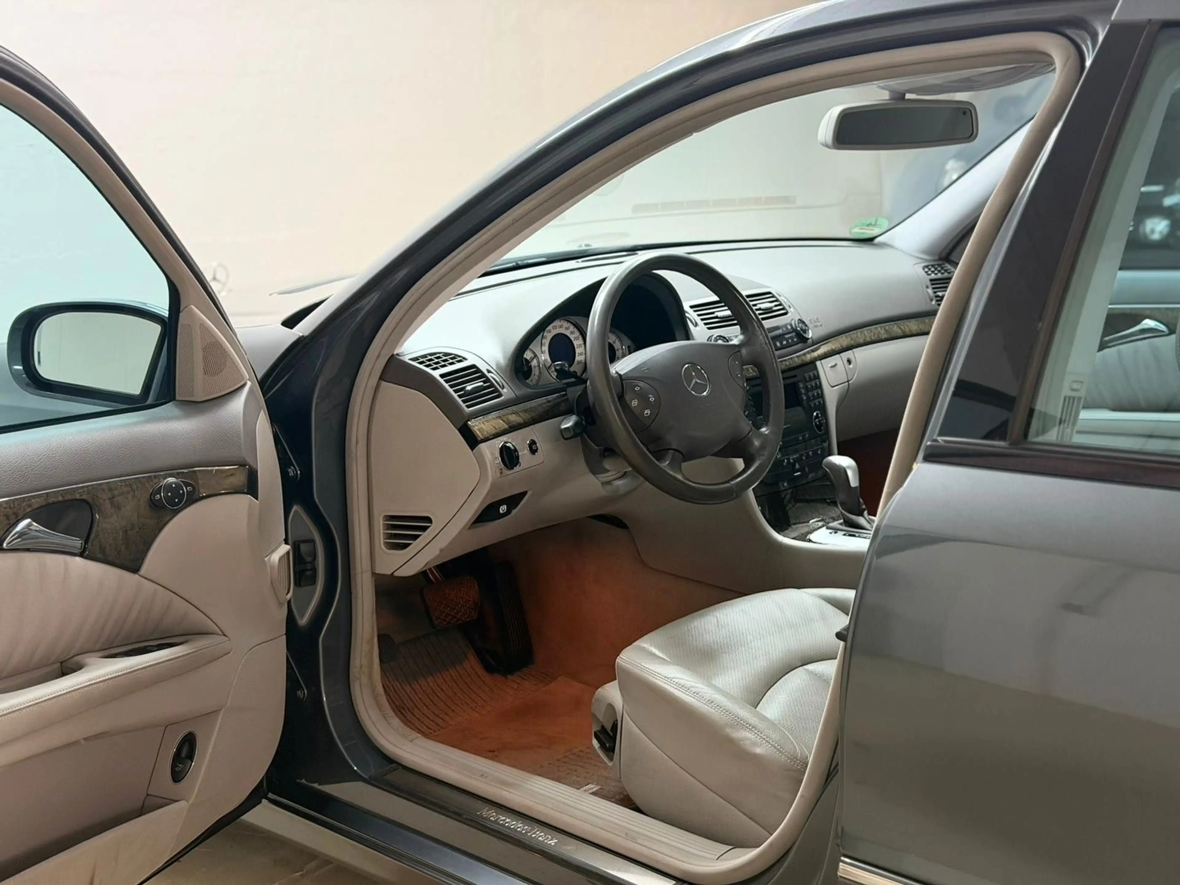 Mercedes-Benz E 350 4Matic V6 *1.HND *XENON *SHZ *AHK *TEMPO — photo 11