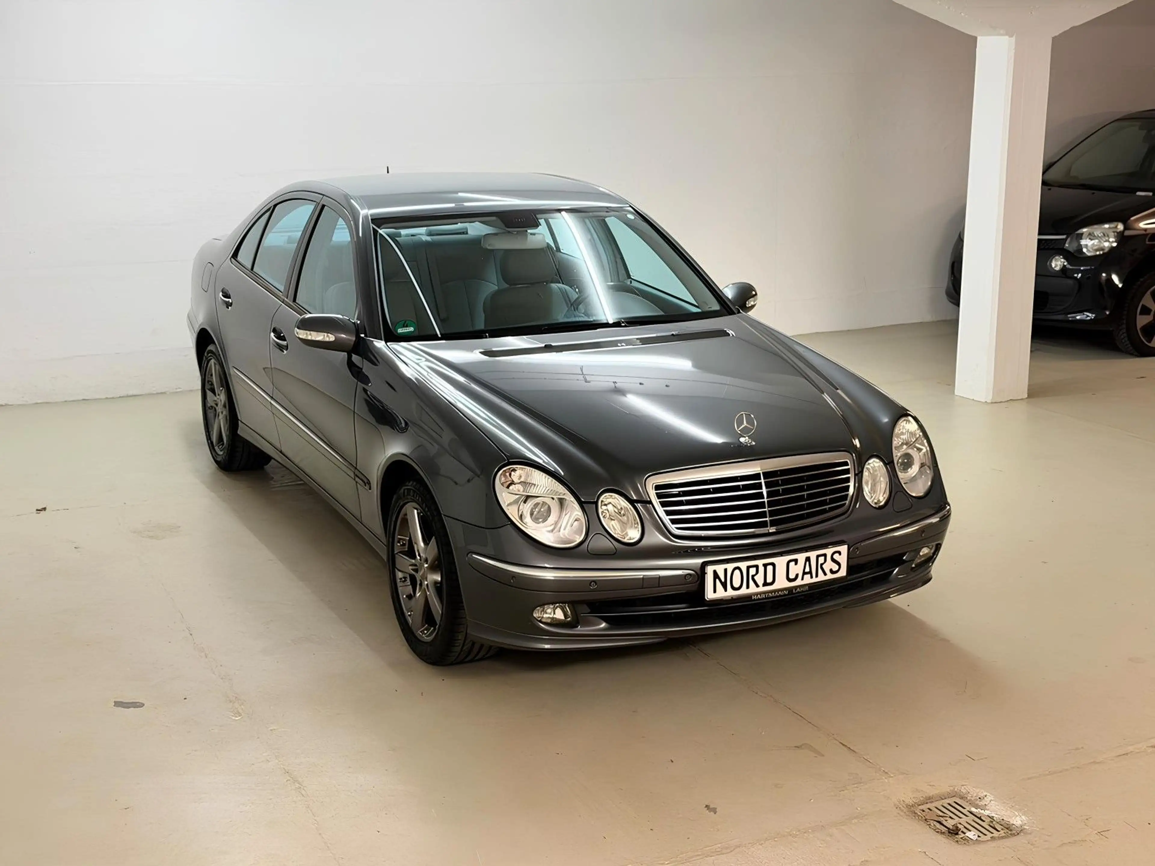 Mercedes-Benz E 350 4Matic V6 *1.HND *XENON *SHZ *AHK *TEMPO — photo 2