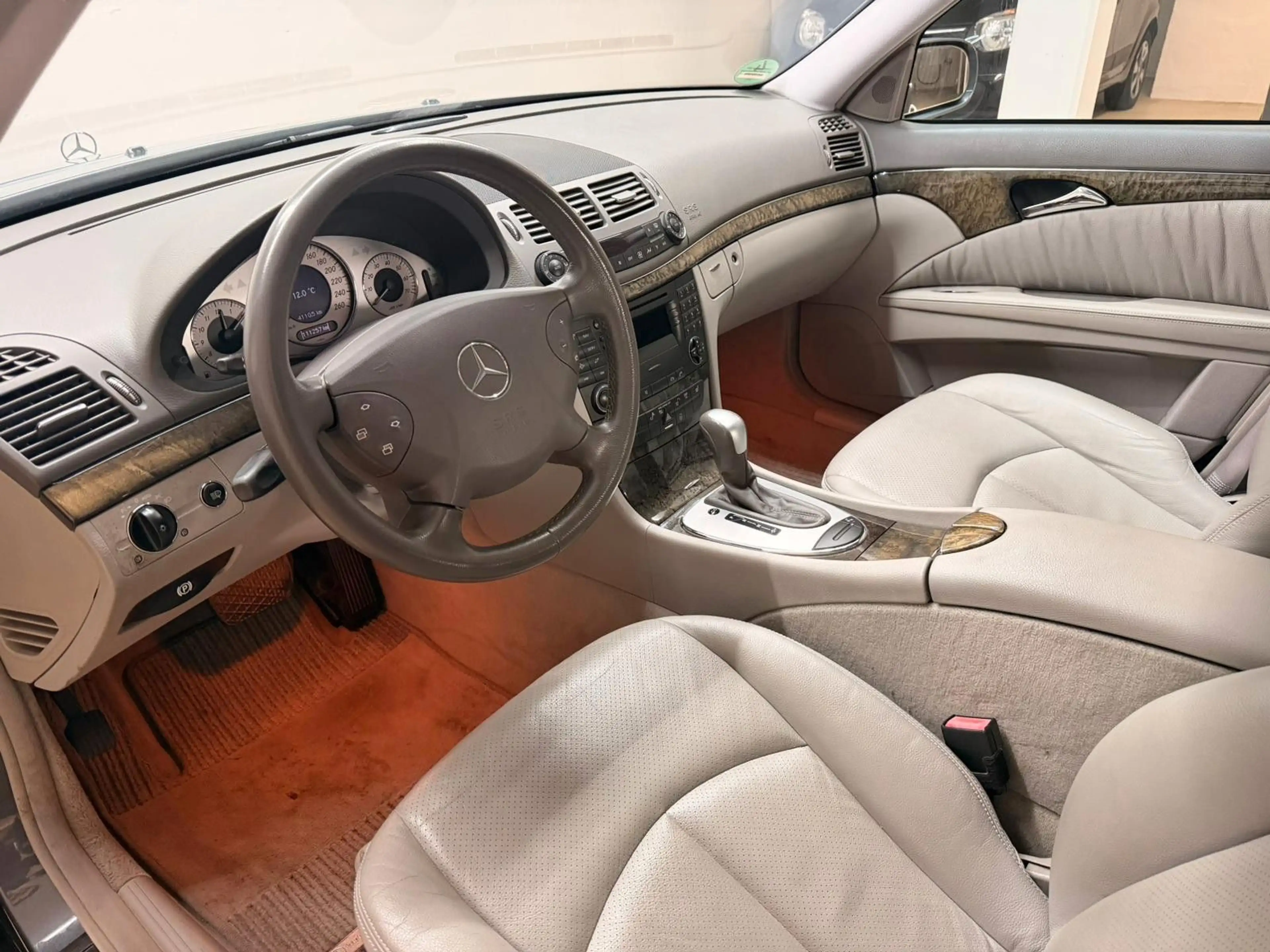 Mercedes-Benz E 350 4Matic V6 *1.HND *XENON *SHZ *AHK *TEMPO — photo 12