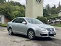 Volkswagen Jetta 2.0 TDI DSG*AUTOMATIK*-TÜV-Sitzheizung-PDC Silber - thumbnail 1