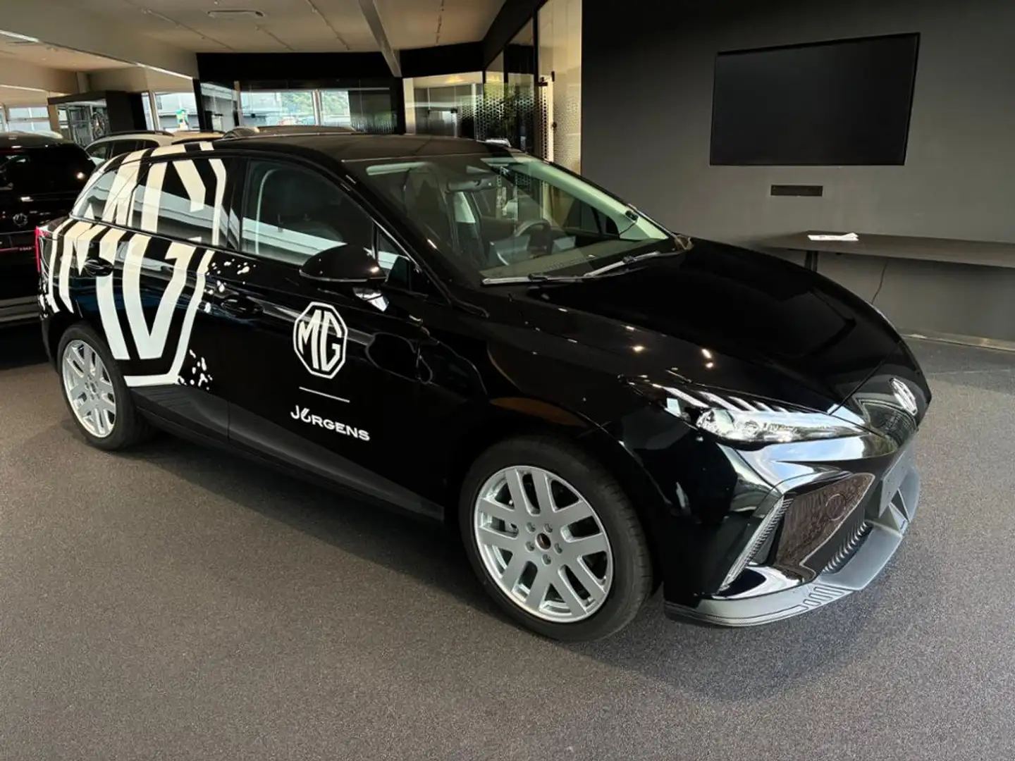 MG MG4 EV Elektromotor 150 kW Luxury 64 kWh 360+Cam Negru - 2