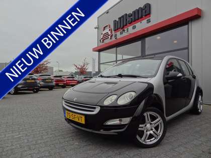 smart forFour 1.1 pure NL-auto lmv two tone lage km.stand