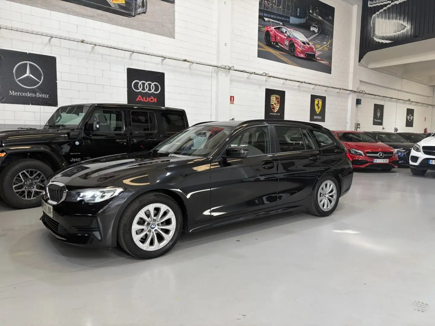 BMW 318 318dA Touring Negro - 2