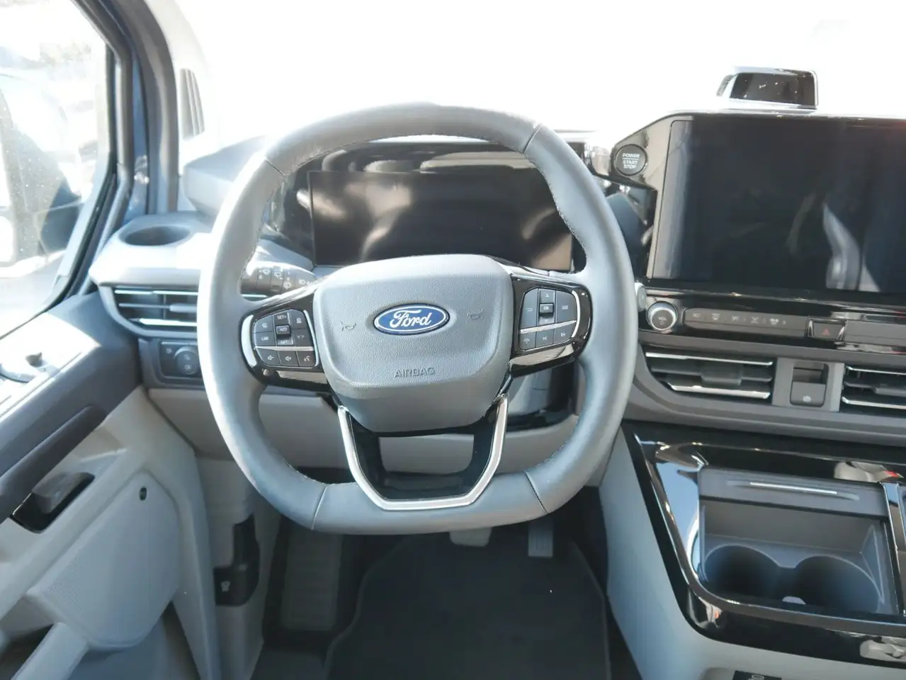 Ford Tourneo Custom 2026 — фото 10
