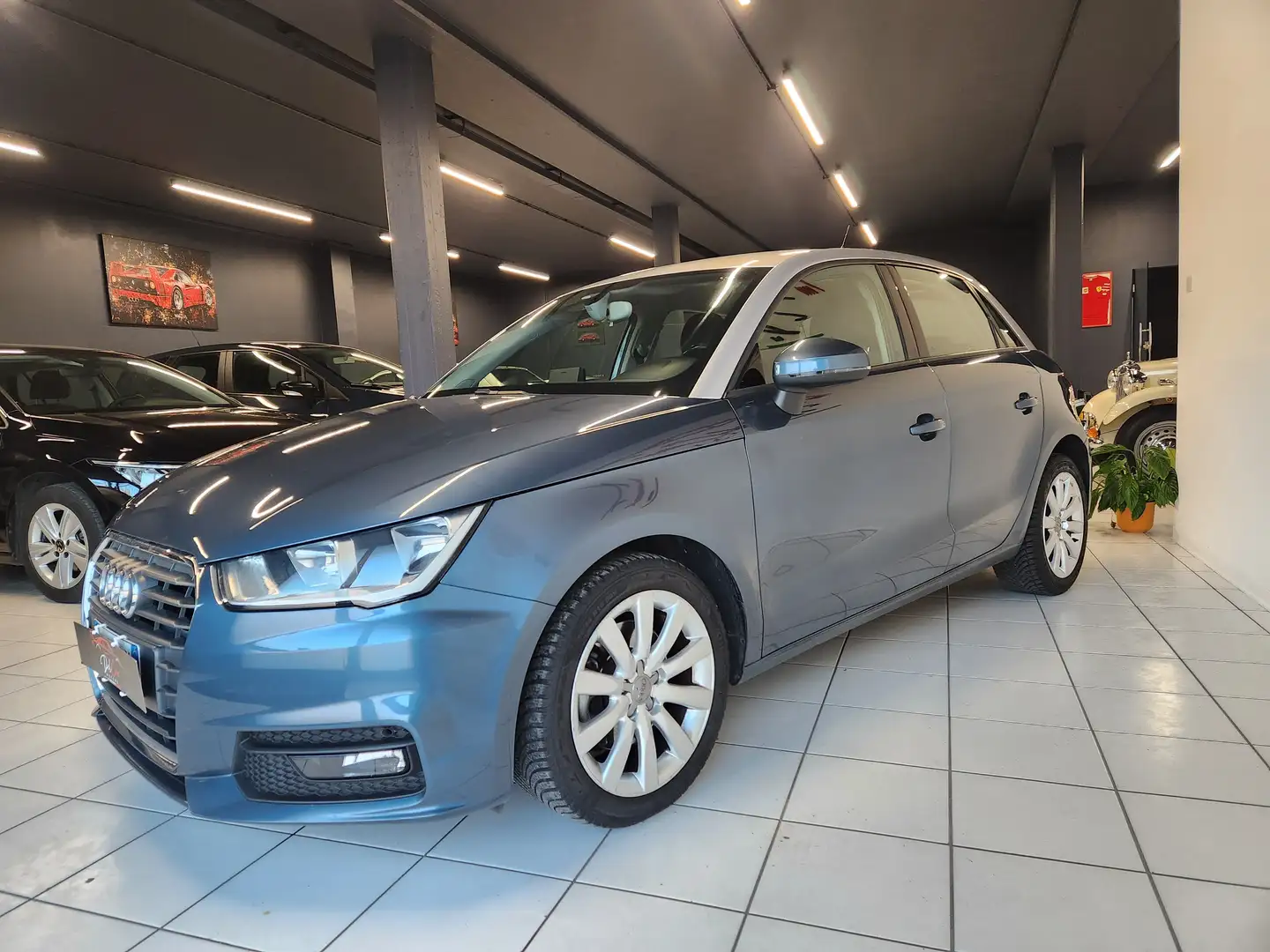 Audi A1 Sportback 1.6 tdi Metal Plus s-tronic Neopatentati Blu/Azzurro - 2