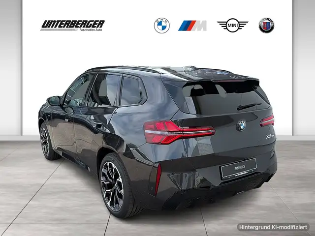BMW X3 view 4