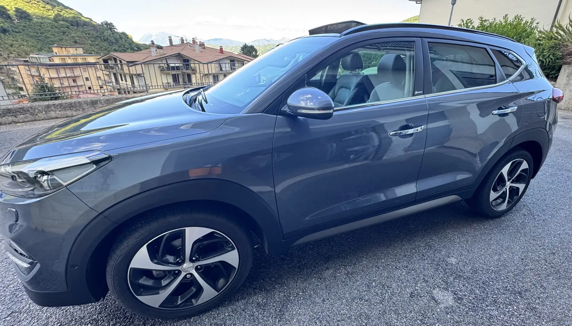 Hyundai TUCSON 2.0 crdi Comfort 4wd 136cv auto - 2