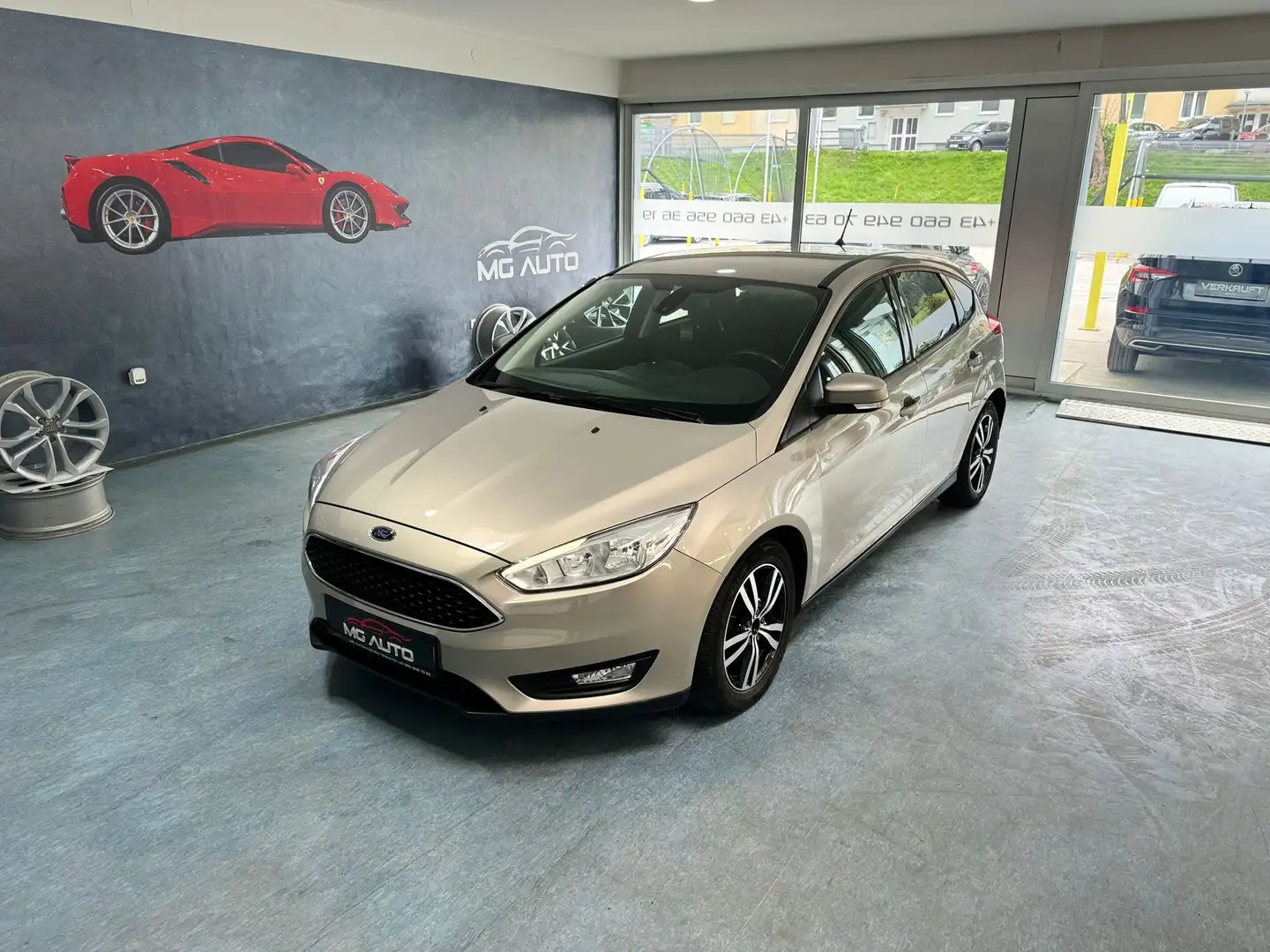 Ford Focus 1,0 EcoBoost Trend Gris - 1