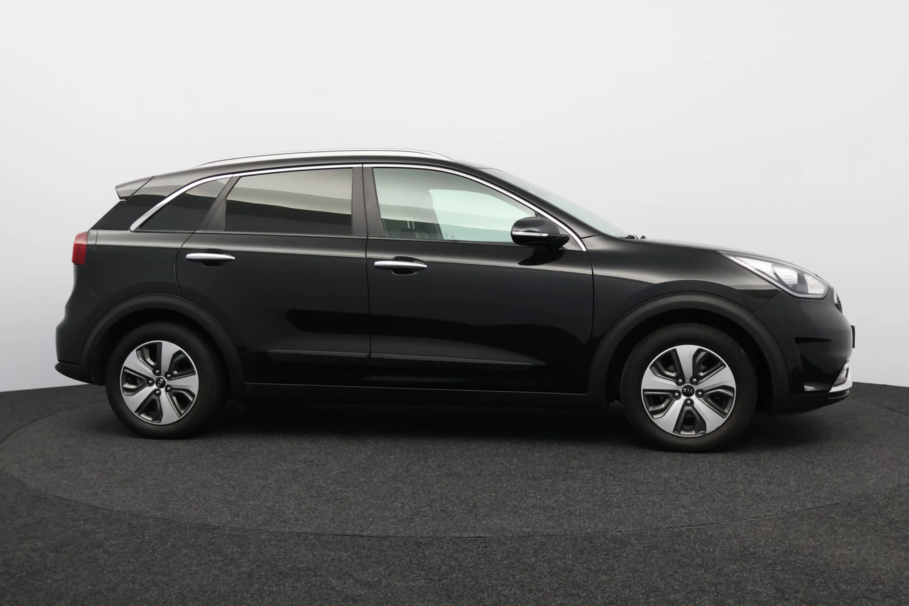 Kia Niro 1.6 GDi Hybrid DynamicLine/ Automaat/ Half-Leder/ — photo 14