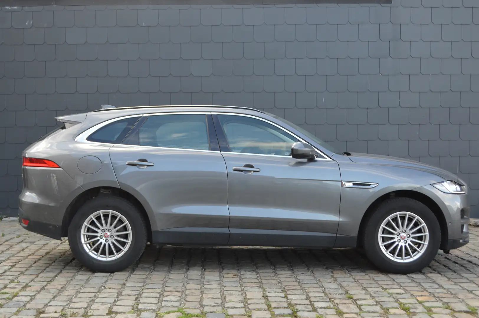 Jaguar F-Pace 🛑🆕🛑F-Pace 2.0 Prestige 1HND CARPAS CARNET Zwart - 2