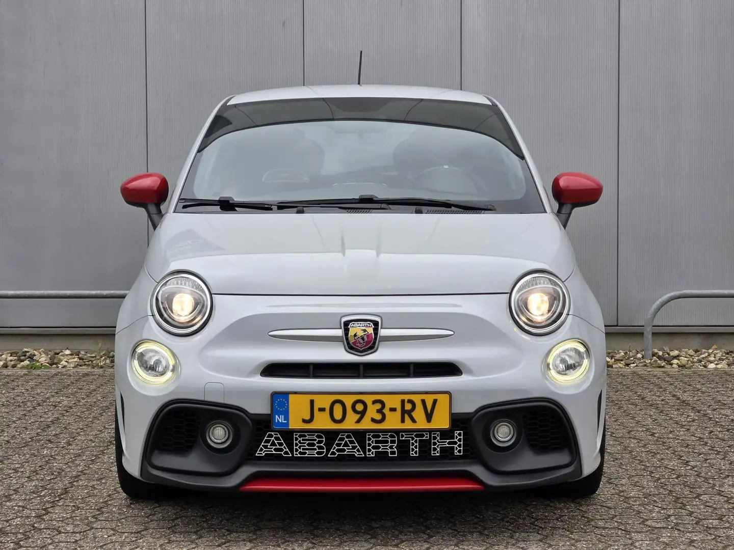 Abarth 595 1.4 145pk | Beats Audio | Sportuitvoering | Sensor Grijs - 2