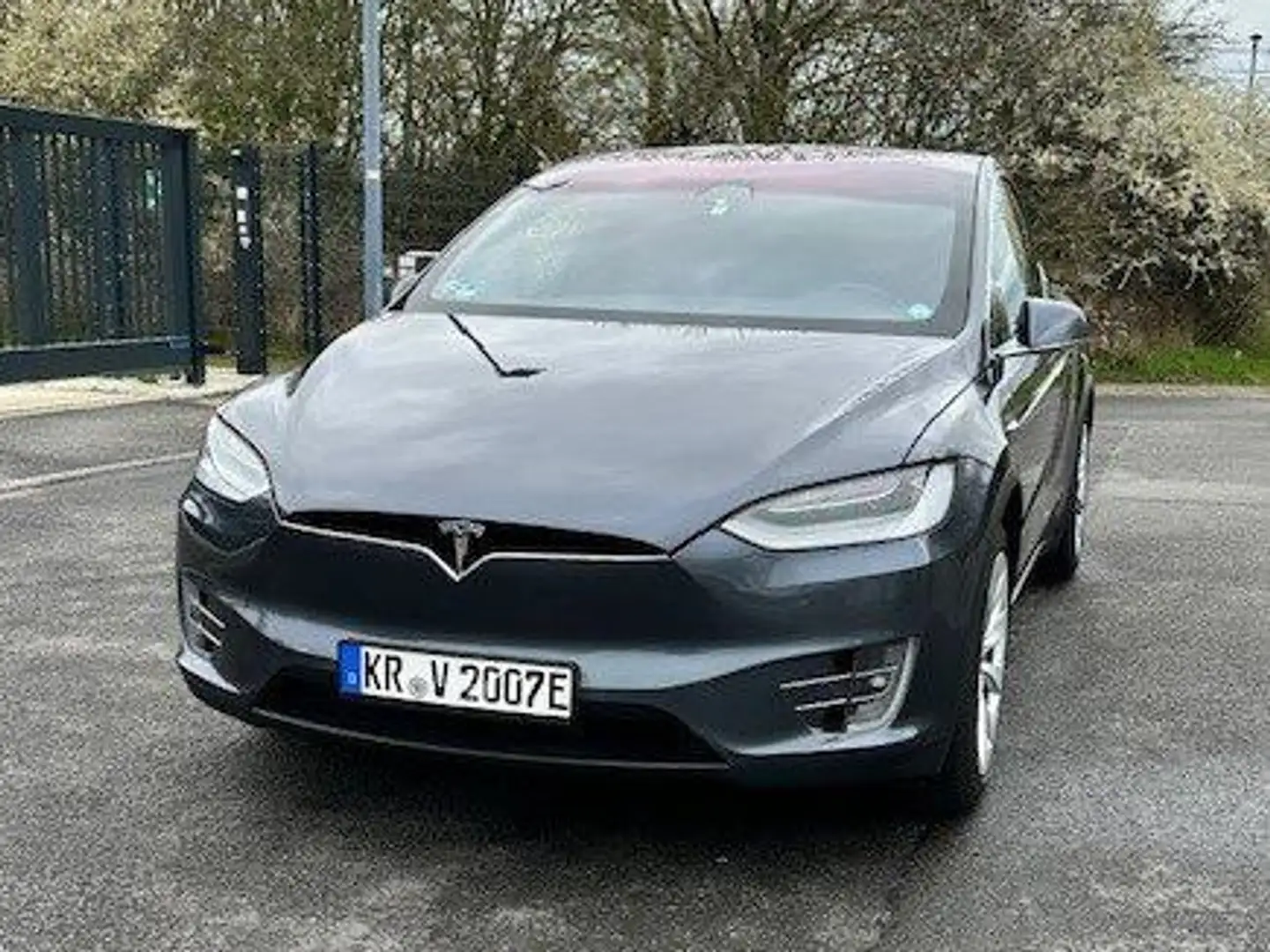 Tesla Model X Model X Maximale Reichweite srebrna - 1