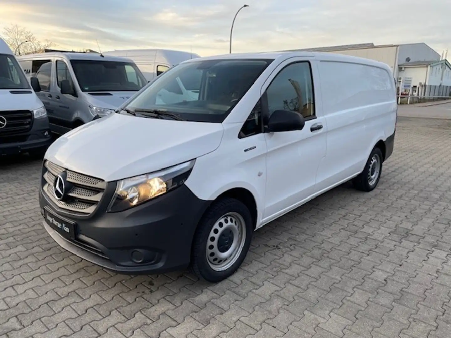 Mercedes-Benz Vito e 111 KASTEN/DAB/KAMERA/KLIMA/SHZ PDC Wit - 2