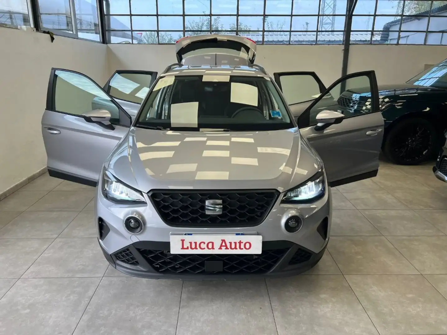 SEAT Arona 1.0 TGI 90CV *UNICO PROPRIETARIO* Gris - 1