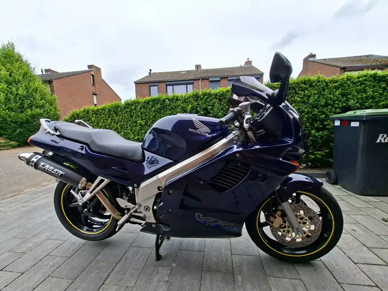 Honda VFR 750