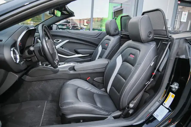 Chevrolet Camaro view 12