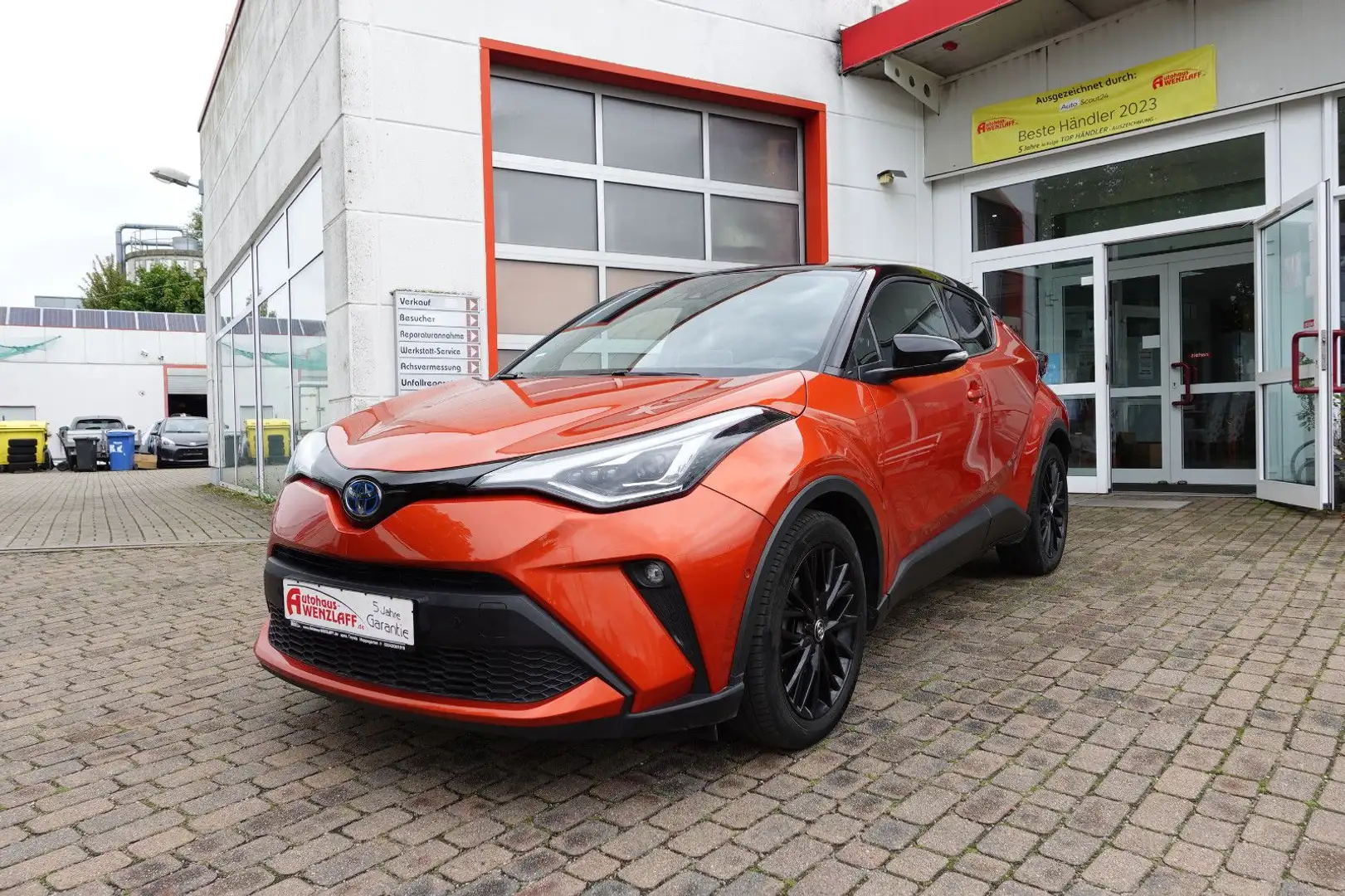 Toyota C-HR 2.0l Hybrid Orange Edition 5J Garantie Orange - 1