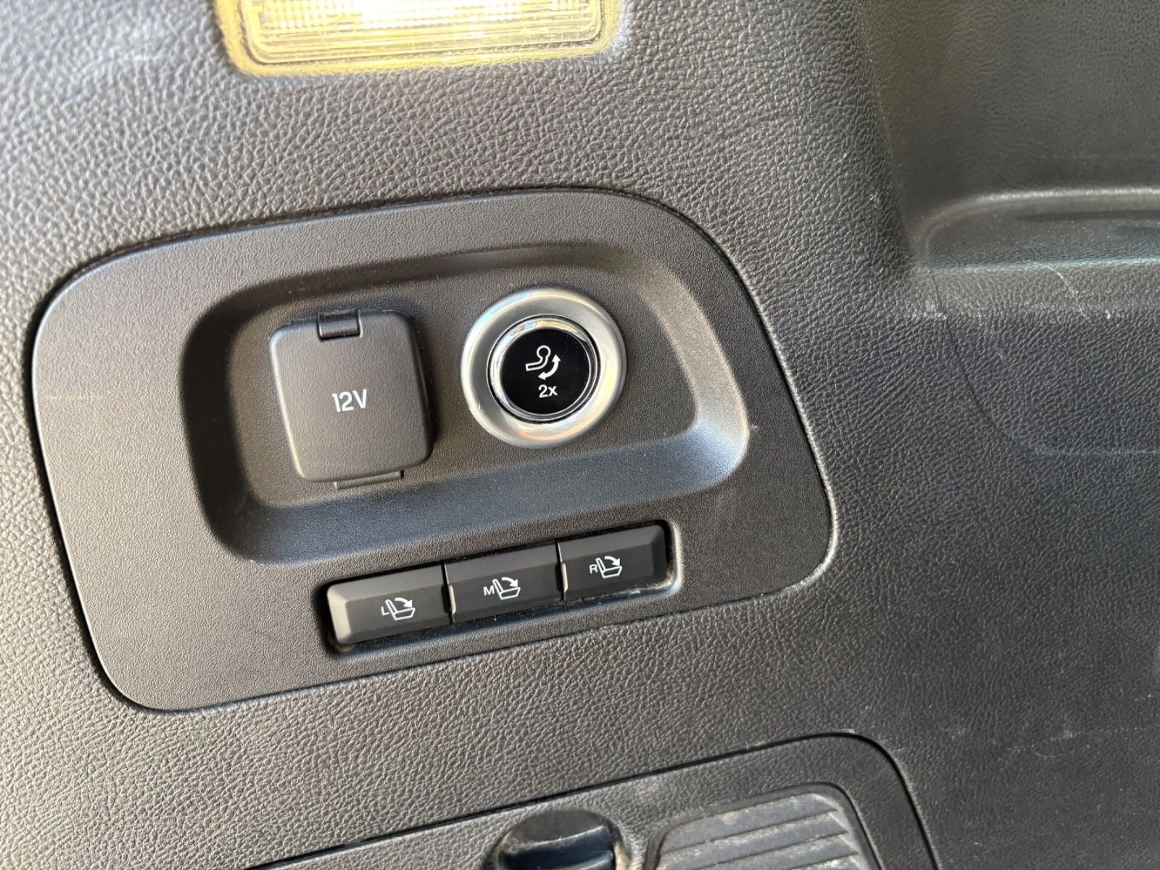 Ford S-Max Titanium AUTOMATIK NAVI ACC AHK TOP — photo 16