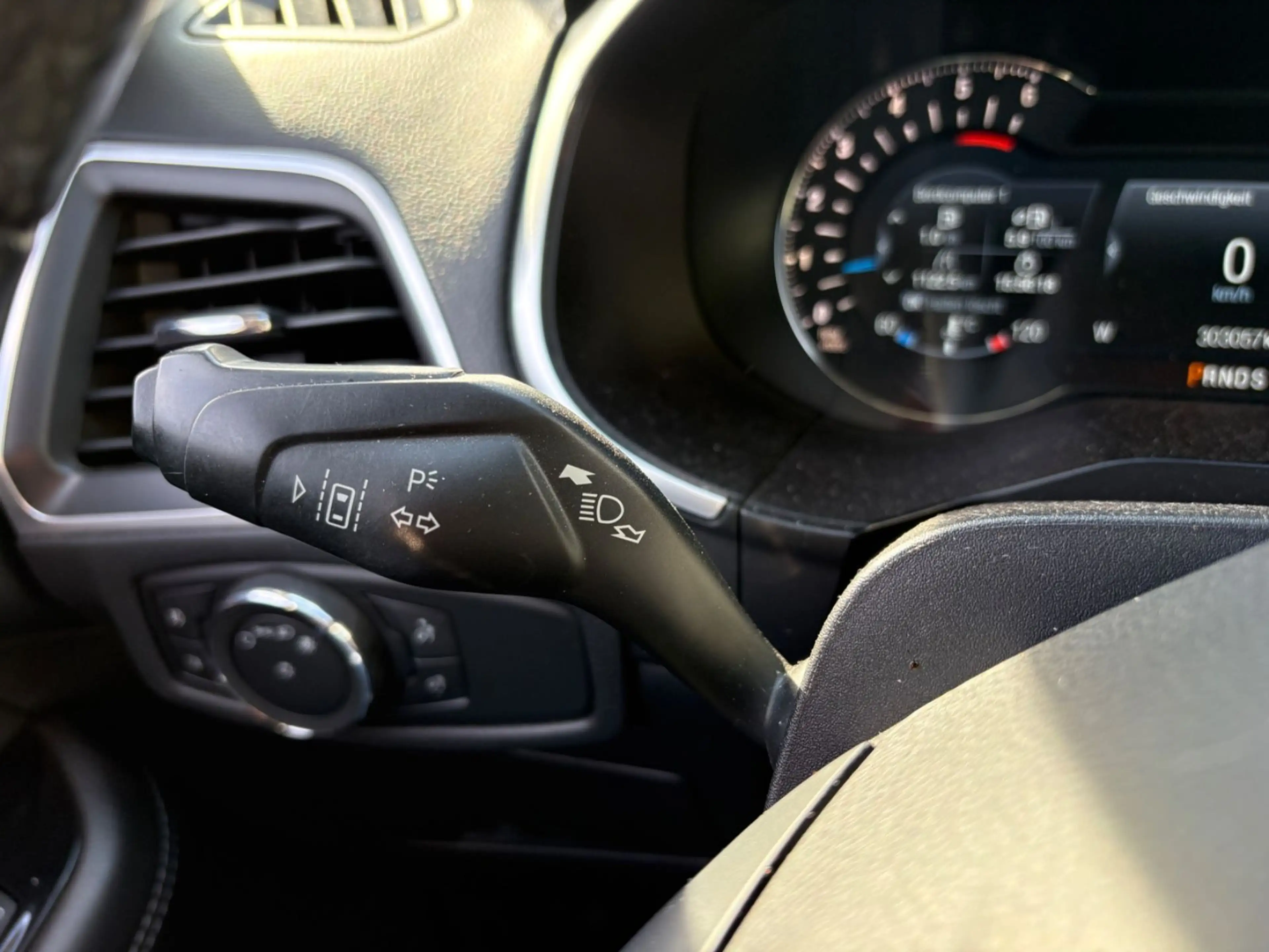 Ford S-Max Titanium AUTOMATIK NAVI ACC AHK TOP — photo 26