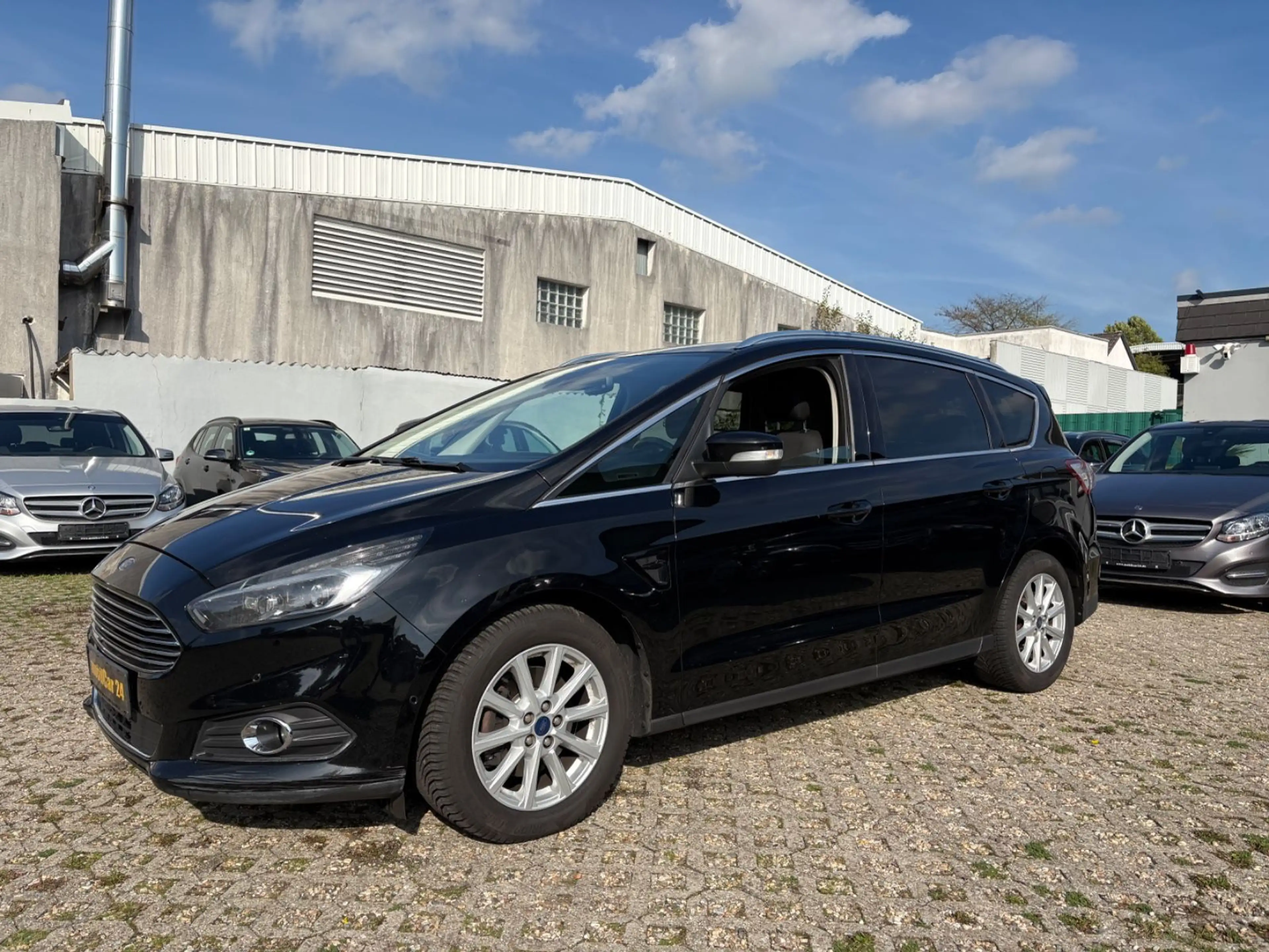 Ford S-Max Titanium AUTOMATIK NAVI ACC AHK TOP — photo 2