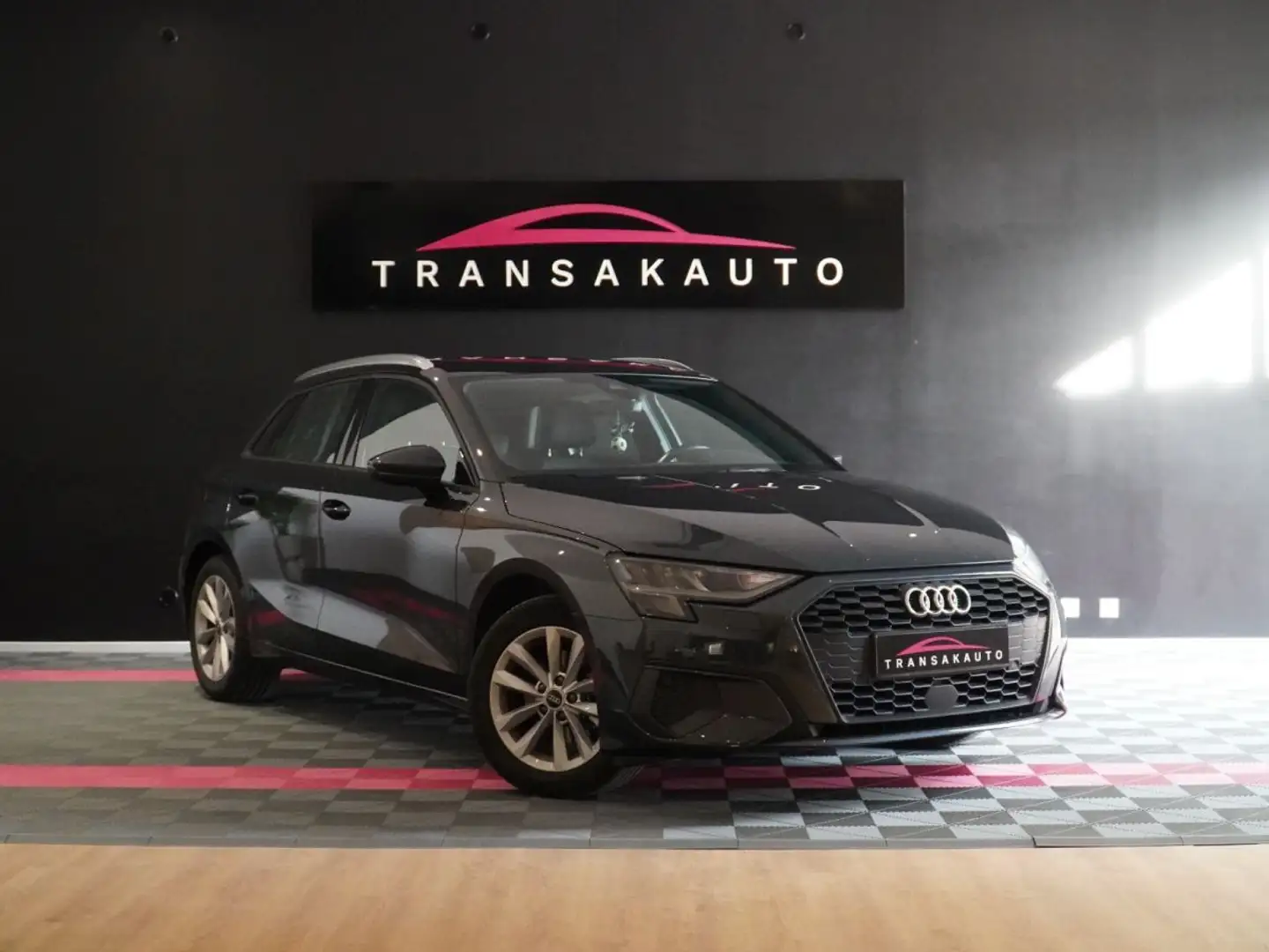 Audi A3 35 TFSI Mild Hybrid 150 S tronic 7 Gris - 1