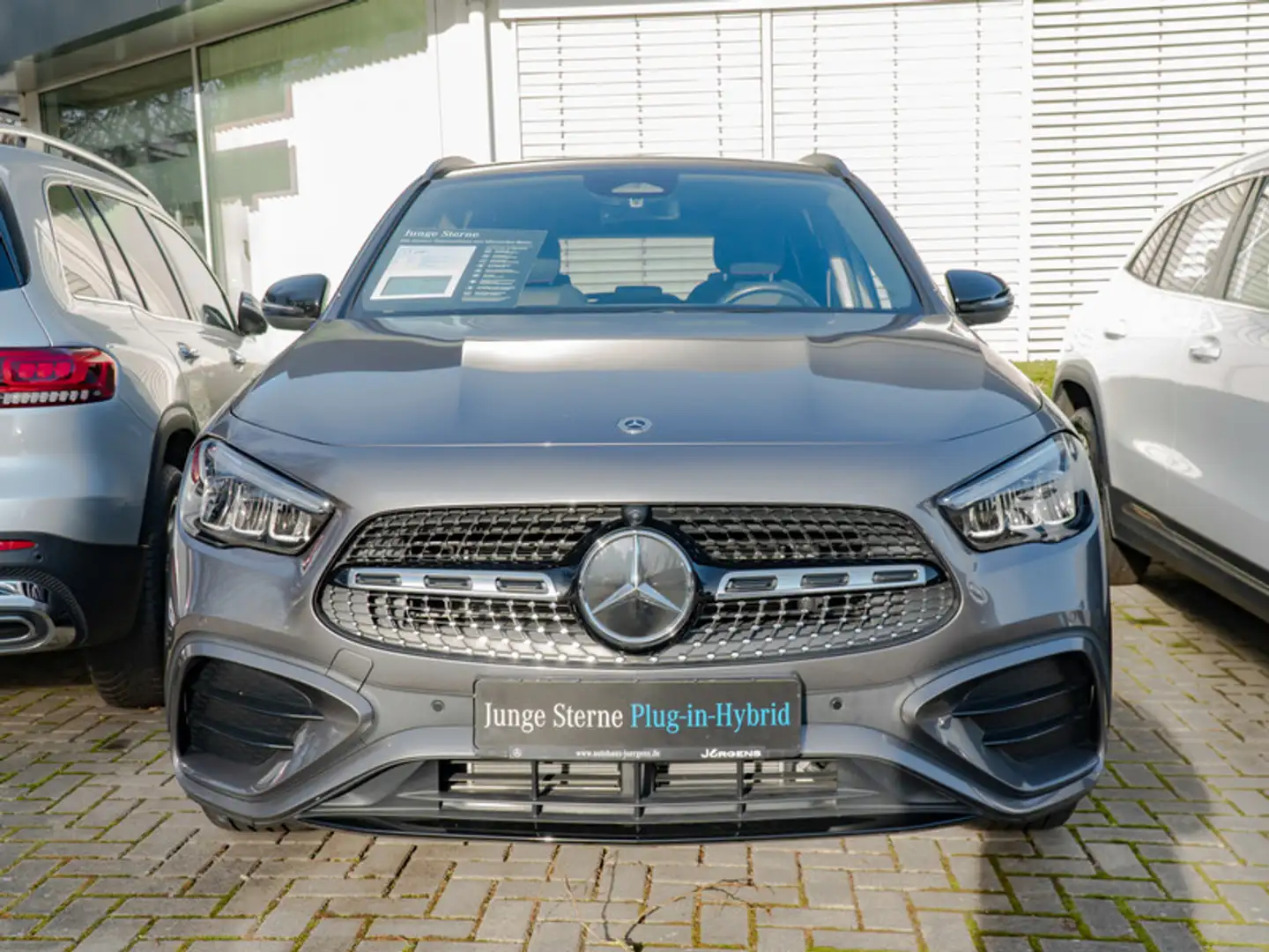 Mercedes-Benz GLA 250 e AMG-Sport/LED/Cam/Pano/Night/Totw/Keyl Grau - 2