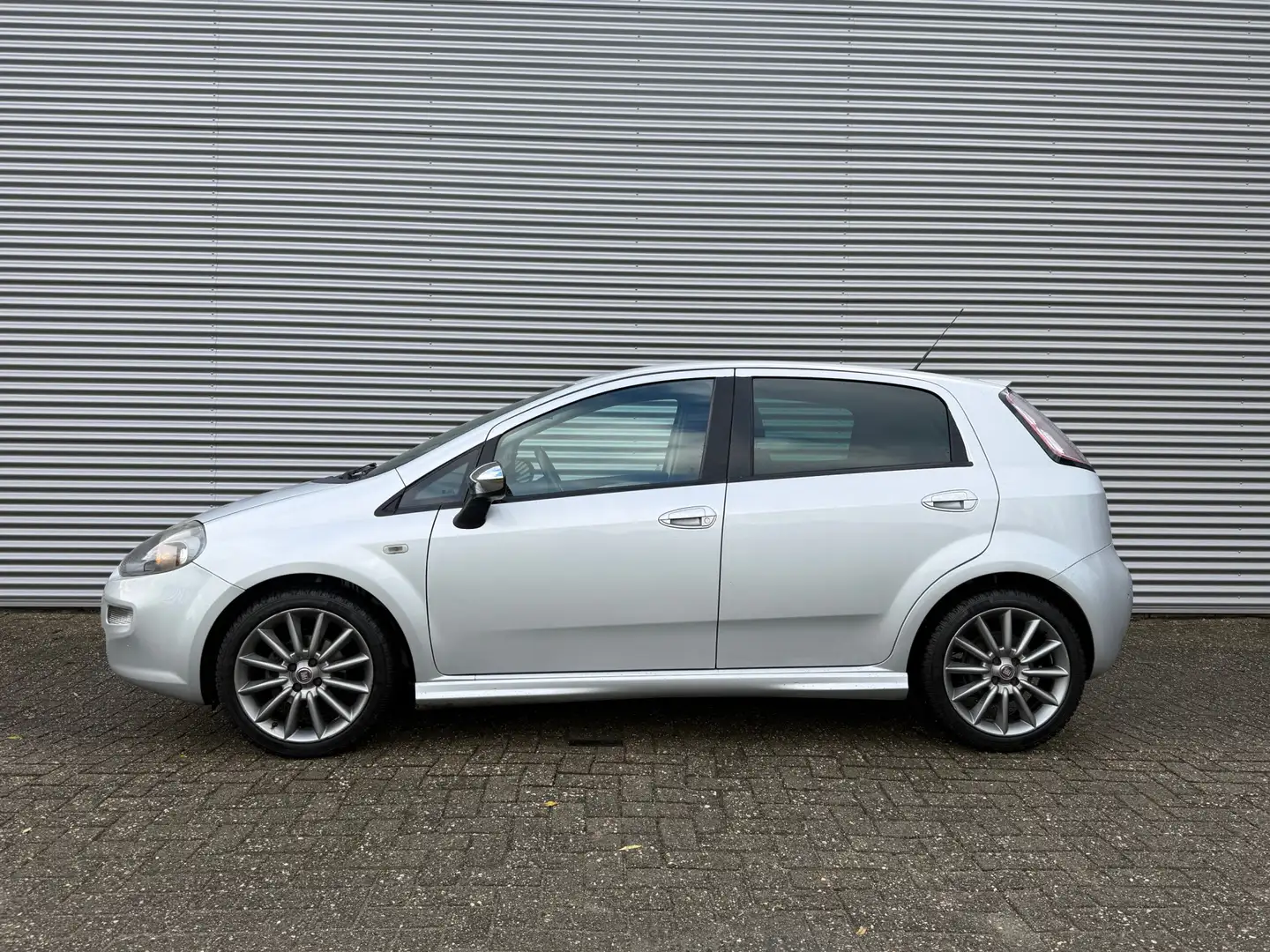 Fiat Punto Evo 0.9 TwinAir Sport | 5 Deurs | Cruise control | Cli Grijs - 2