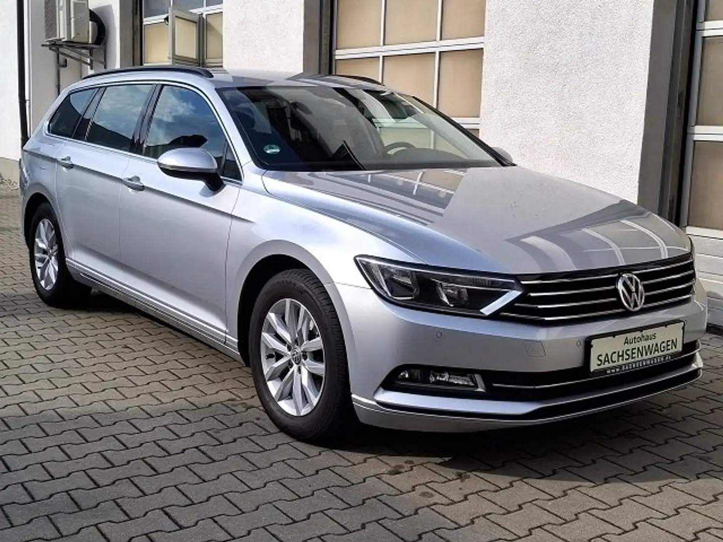 Volkswagen Passat Variant Comfortline BMT*So+WiR*AHZV*NAVI*KLIMAUT*TOUCH*ALU Argent - 2