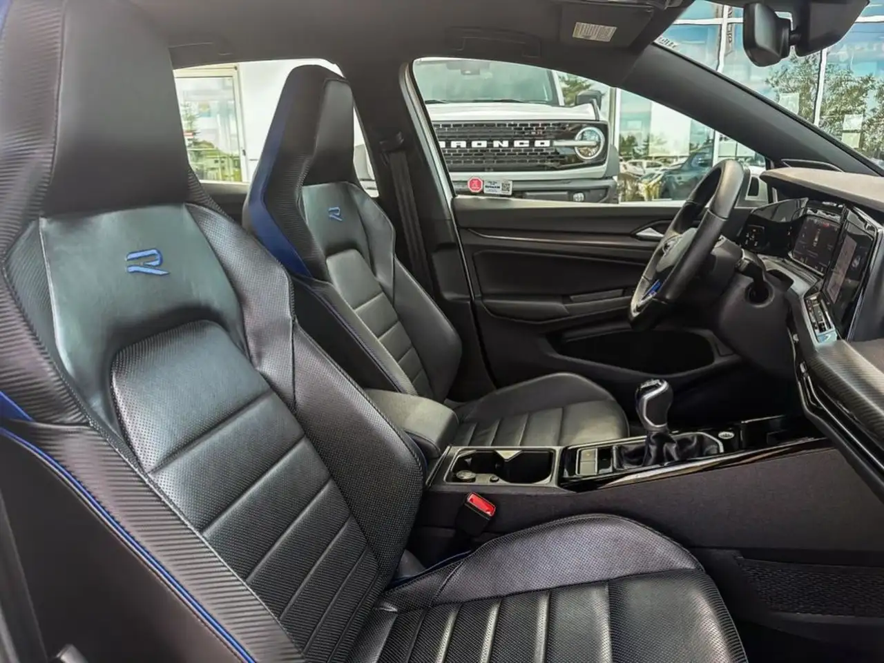 Volkswagen Golf R photo Volkswagen Golf R
