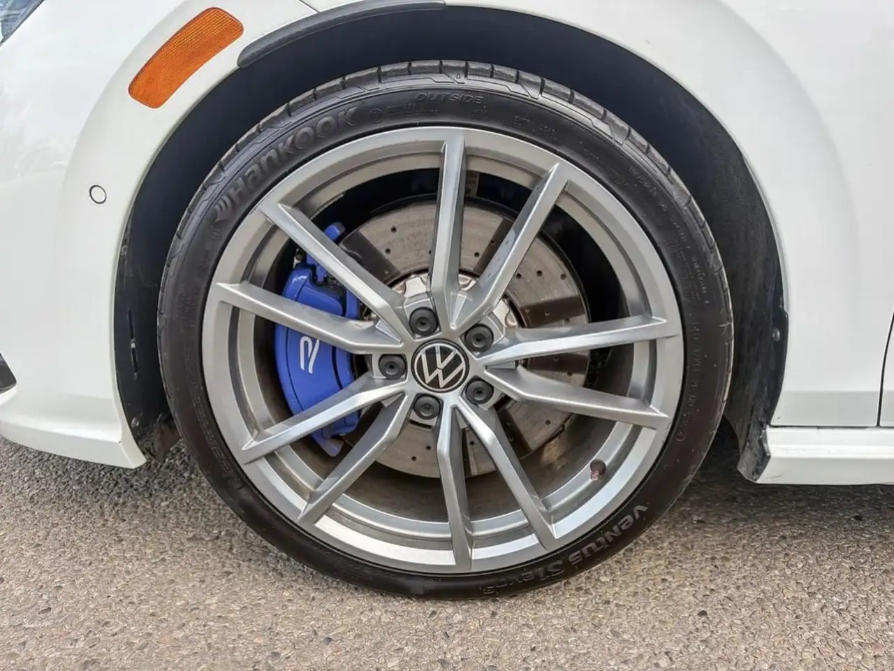Volkswagen Golf R photo Volkswagen Golf R